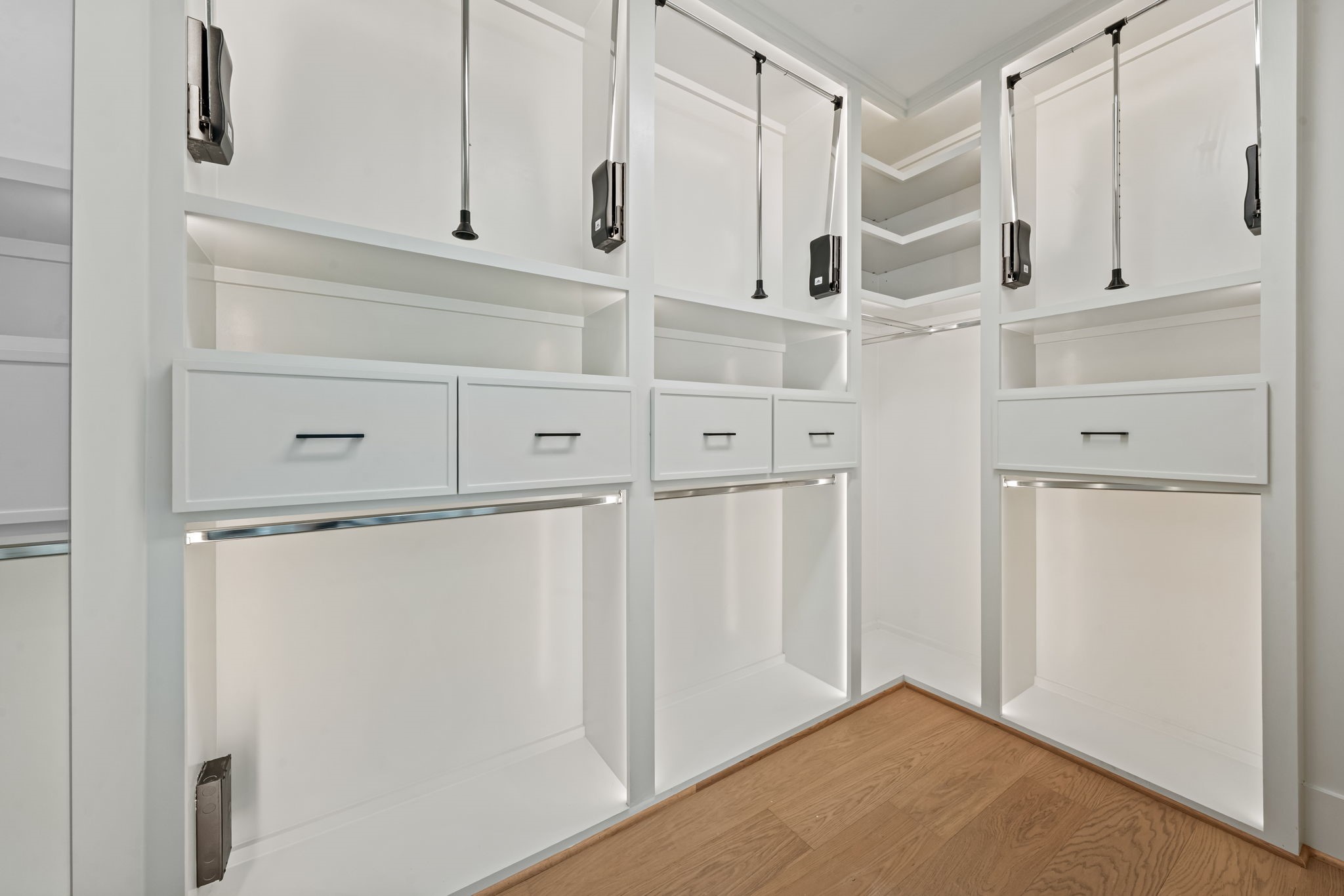 5409 Chevy Chase A Property Photo 18