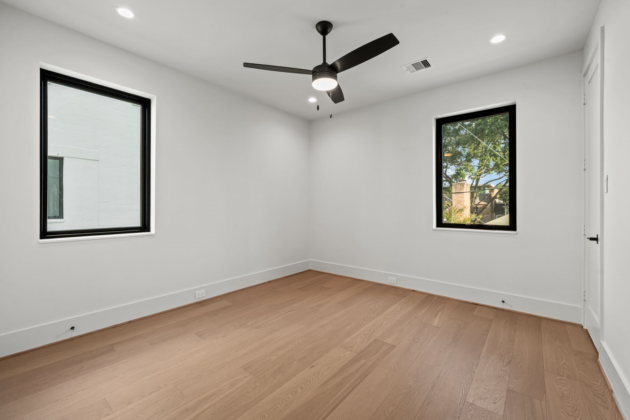 5409 Chevy Chase A Property Photo 21