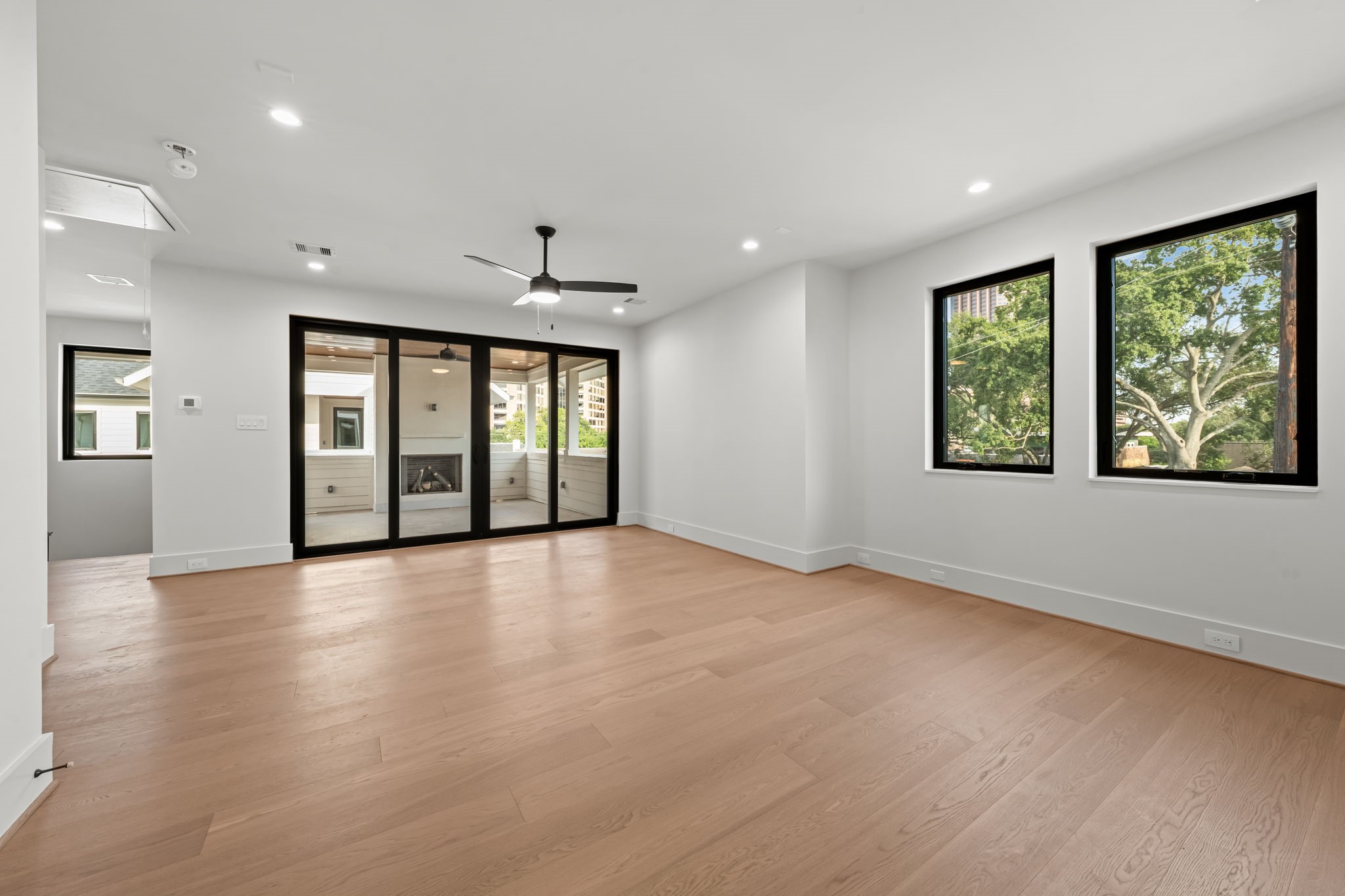 5409 Chevy Chase A Property Photo 25