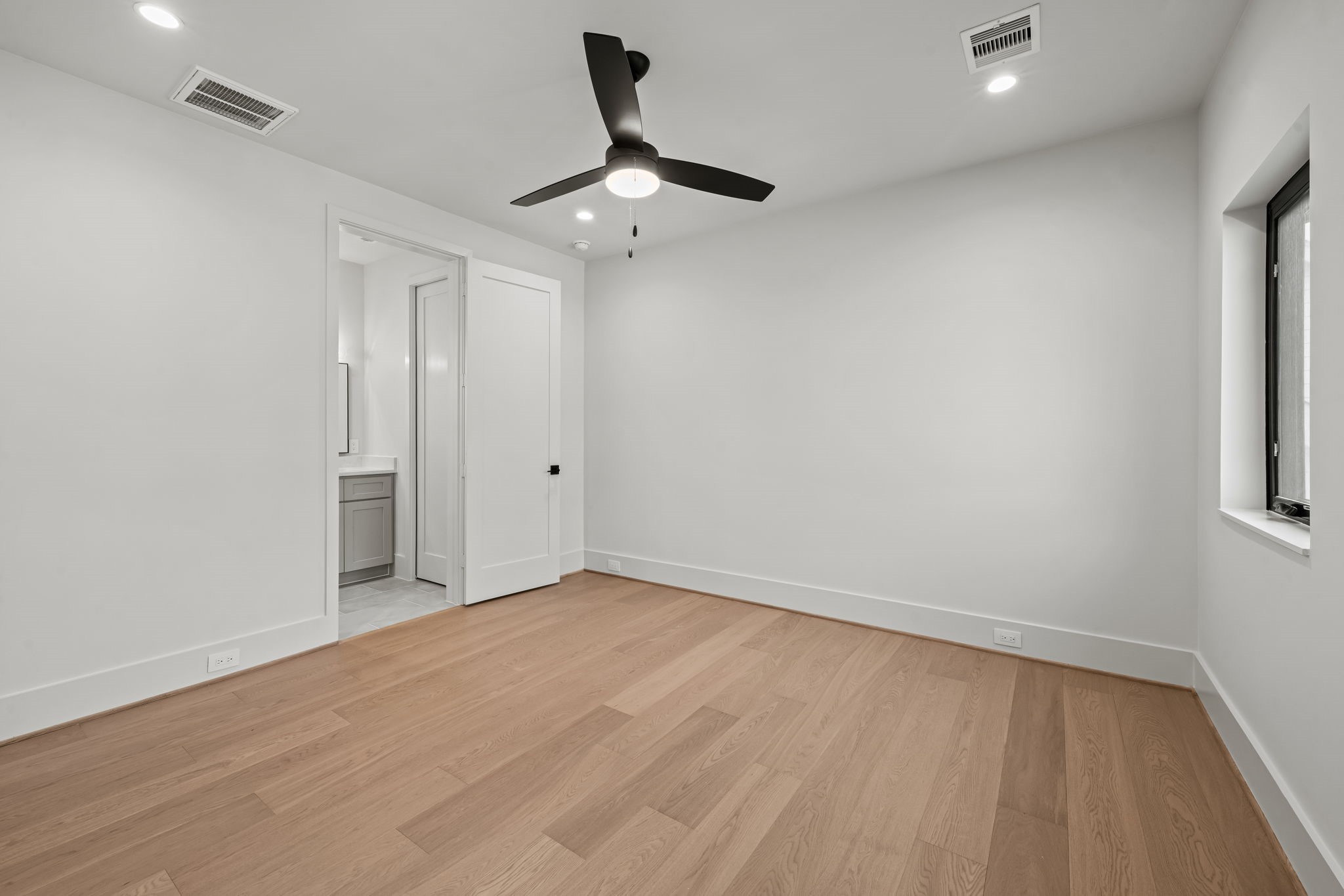 5409 Chevy Chase A Property Photo 29