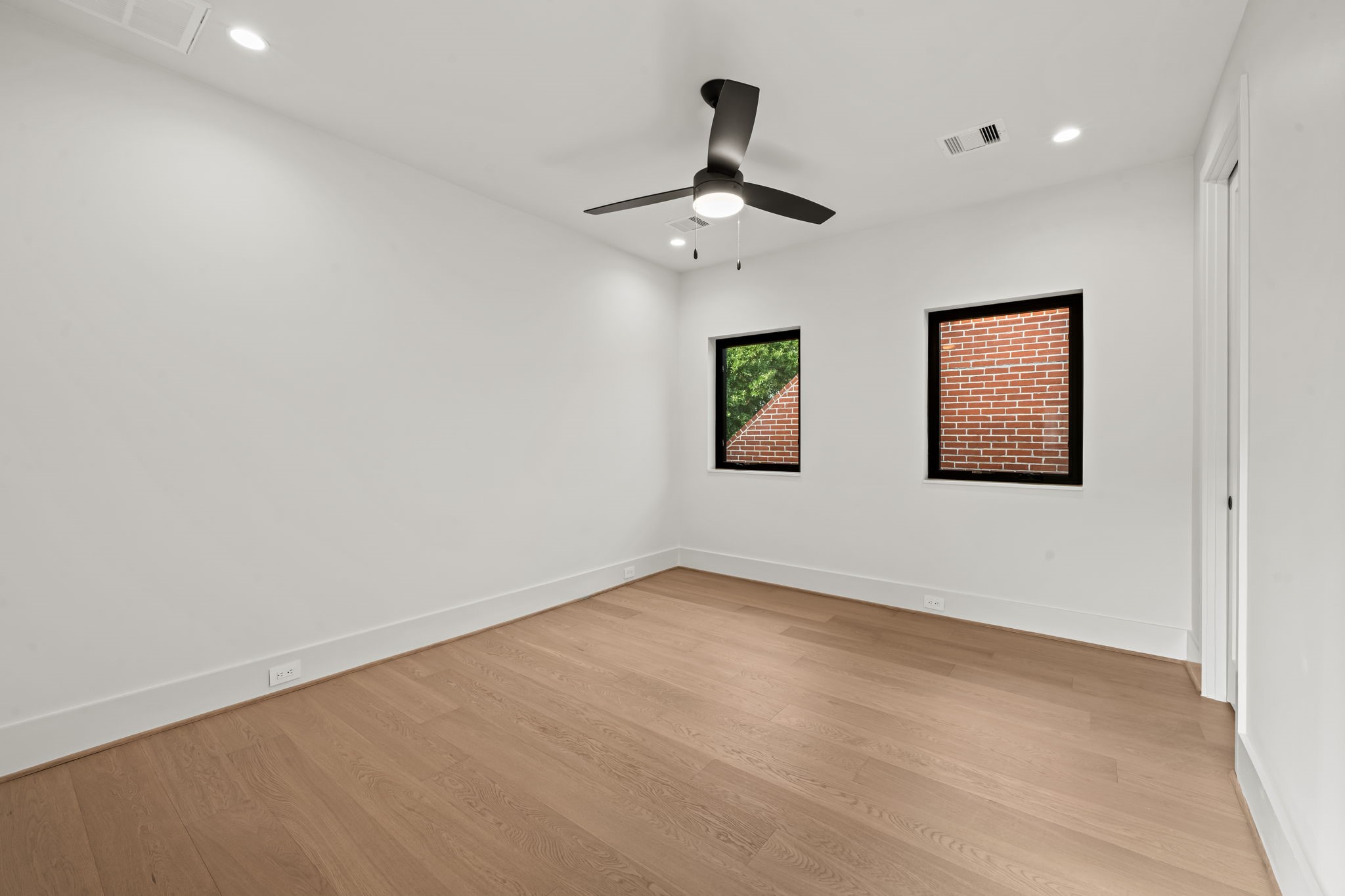 5409 Chevy Chase A Property Photo 31