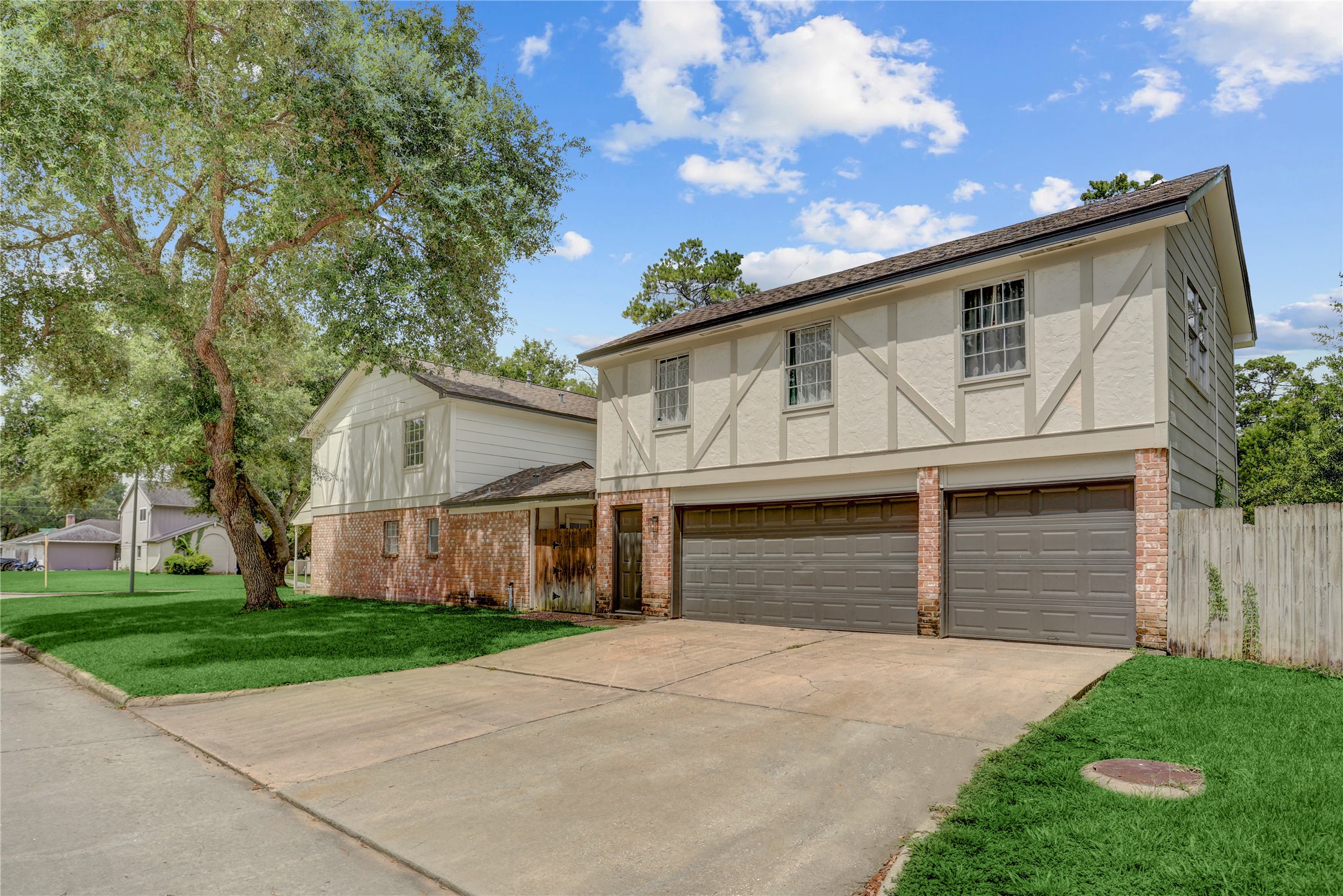 11902 Fawnview Drive Property Photo 4