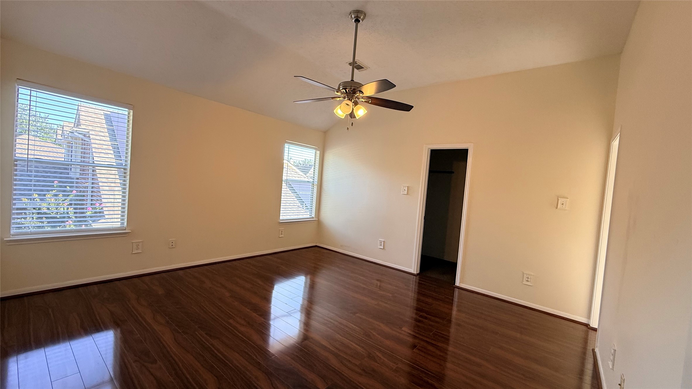 106 Crimson Bay Drive Property Photo 16