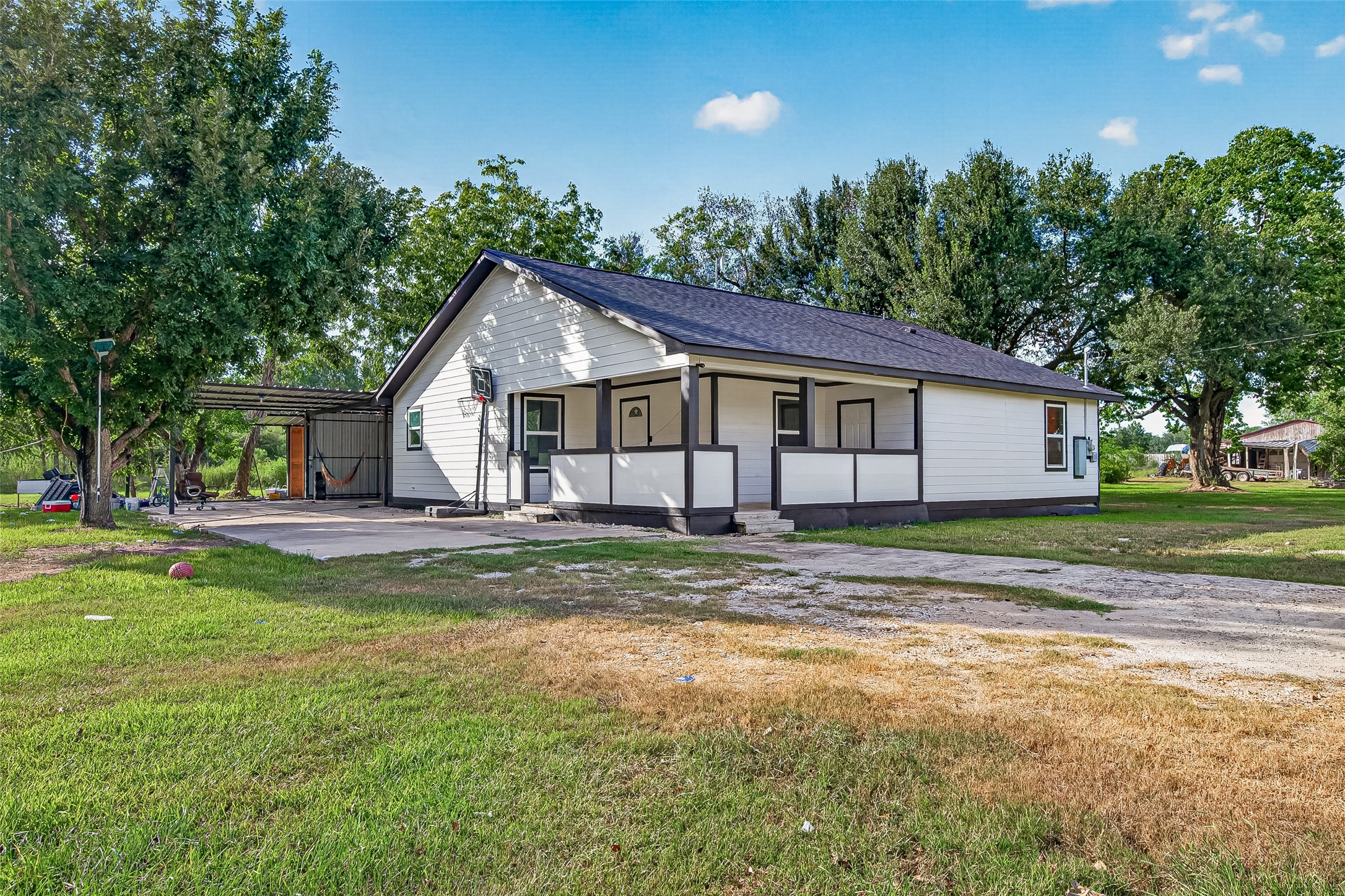 4739 Fm 1096 Road Property Photo 1