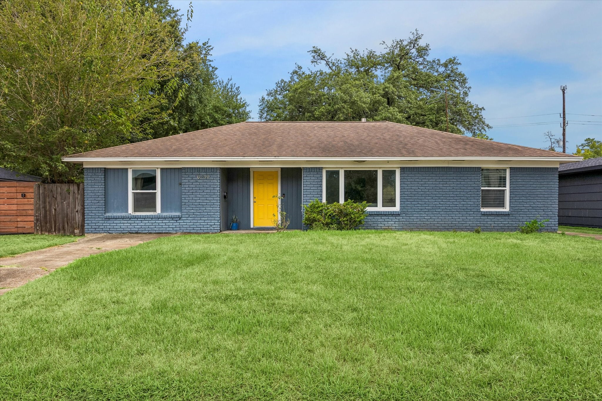 6230 Abington Way Property Photo 1