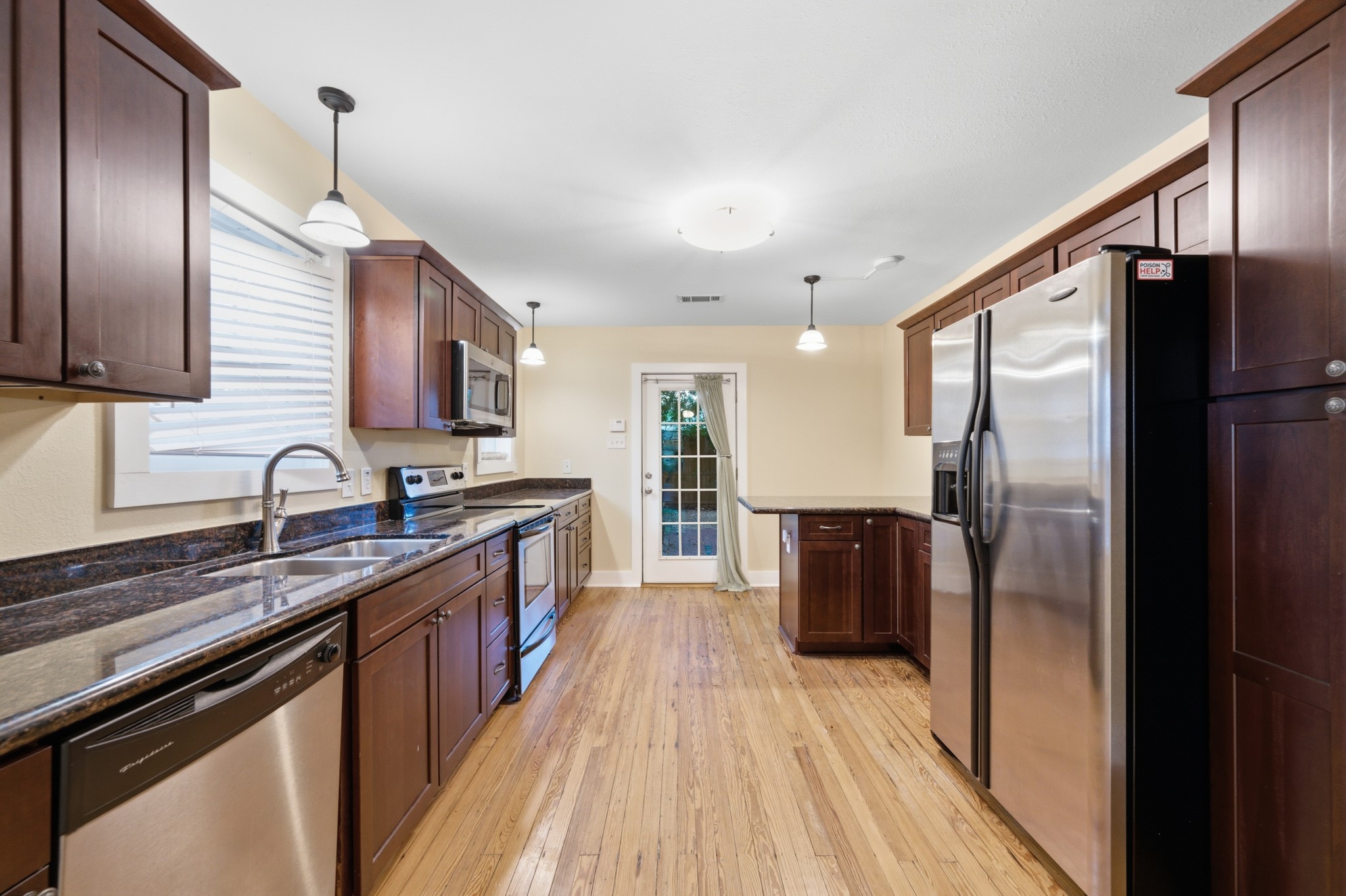 1112 Robbie Street Property Photo 16