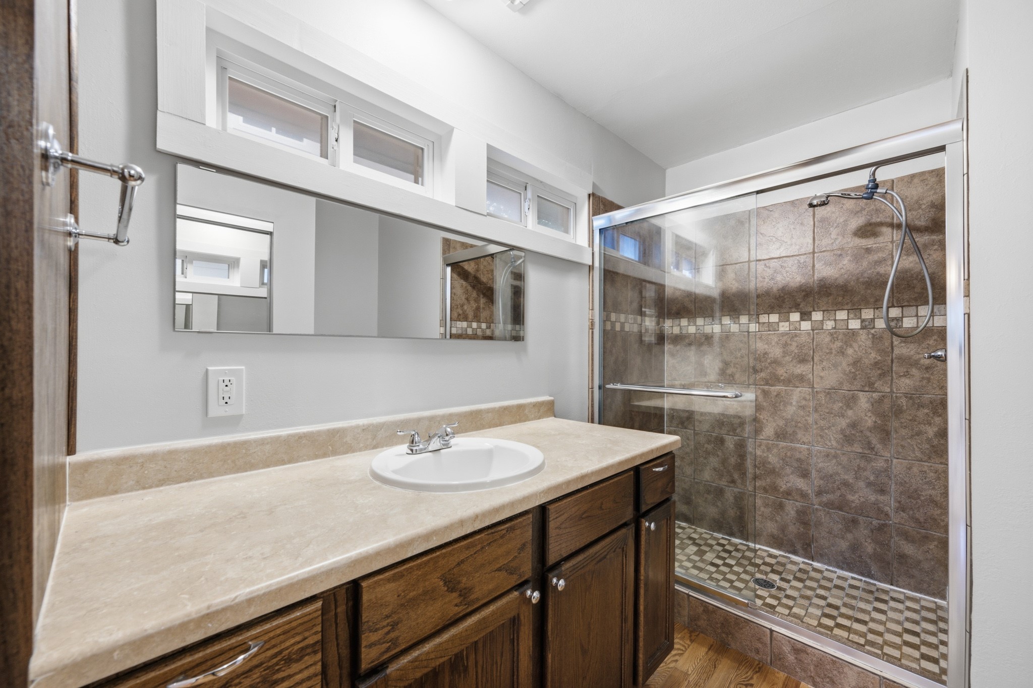 1112 Robbie Street Property Photo 28