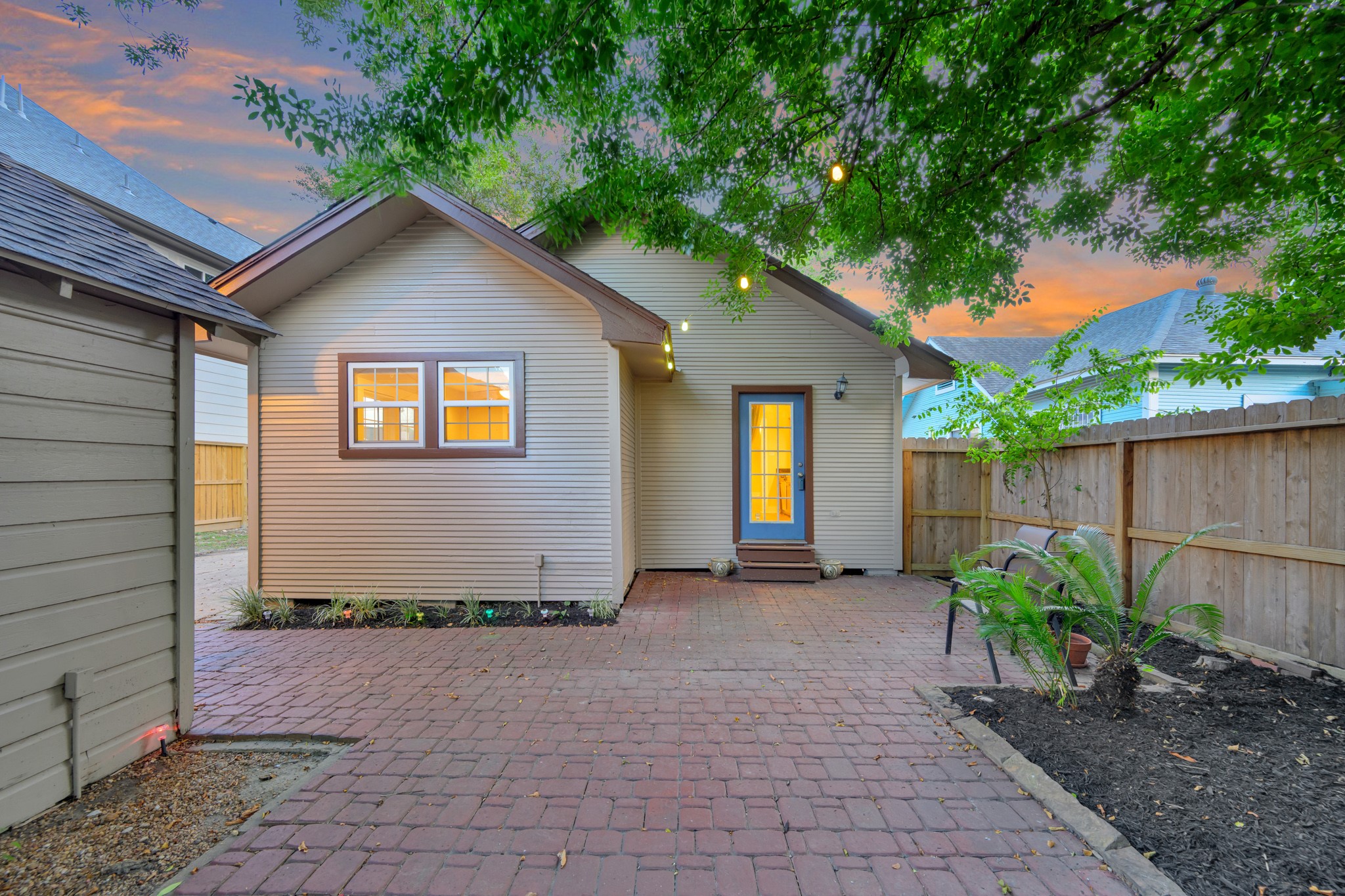1112 Robbie Street Property Photo 29