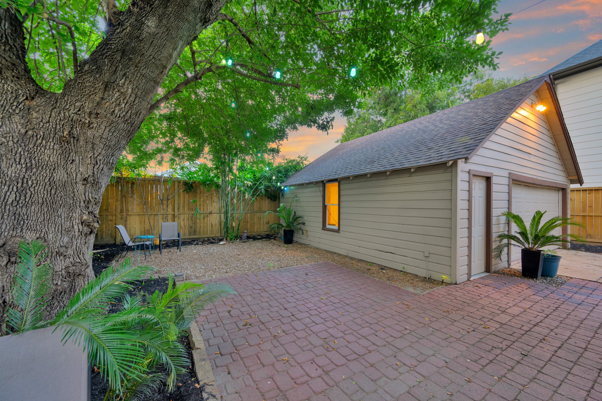 1112 Robbie Street Property Photo 30