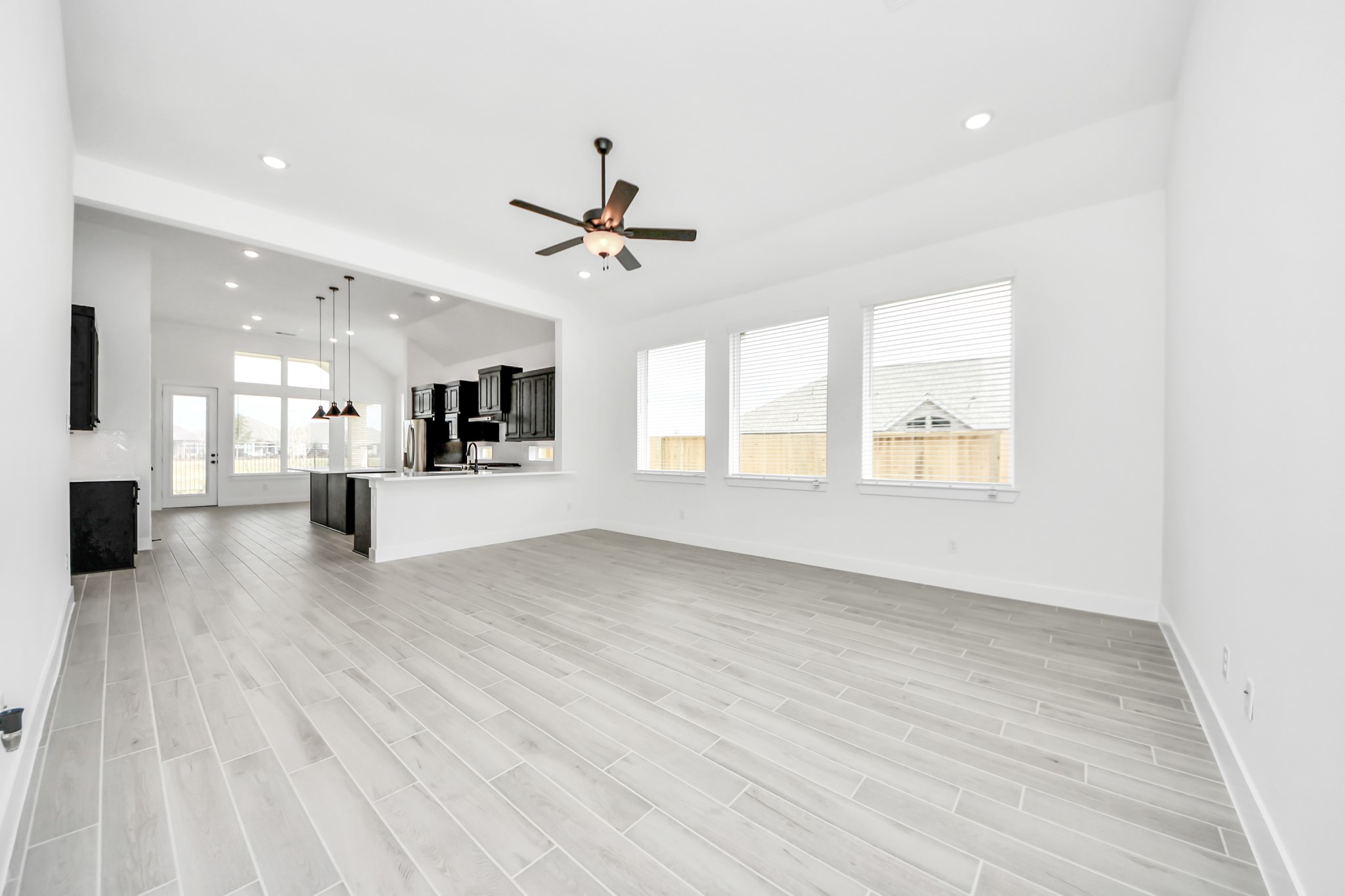 4727 Vaughan Way Property Photo 5