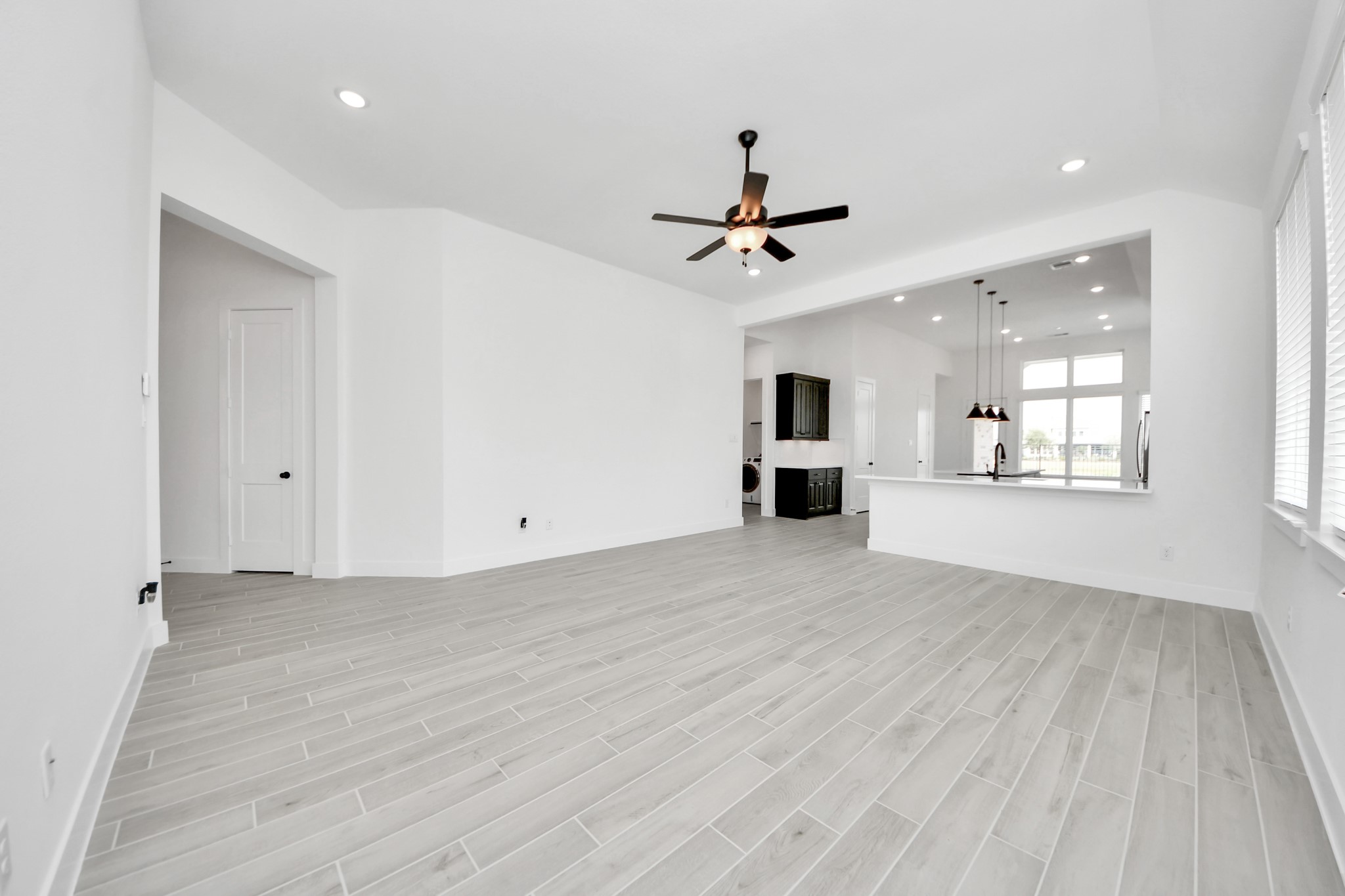 4727 Vaughan Way Property Photo 6
