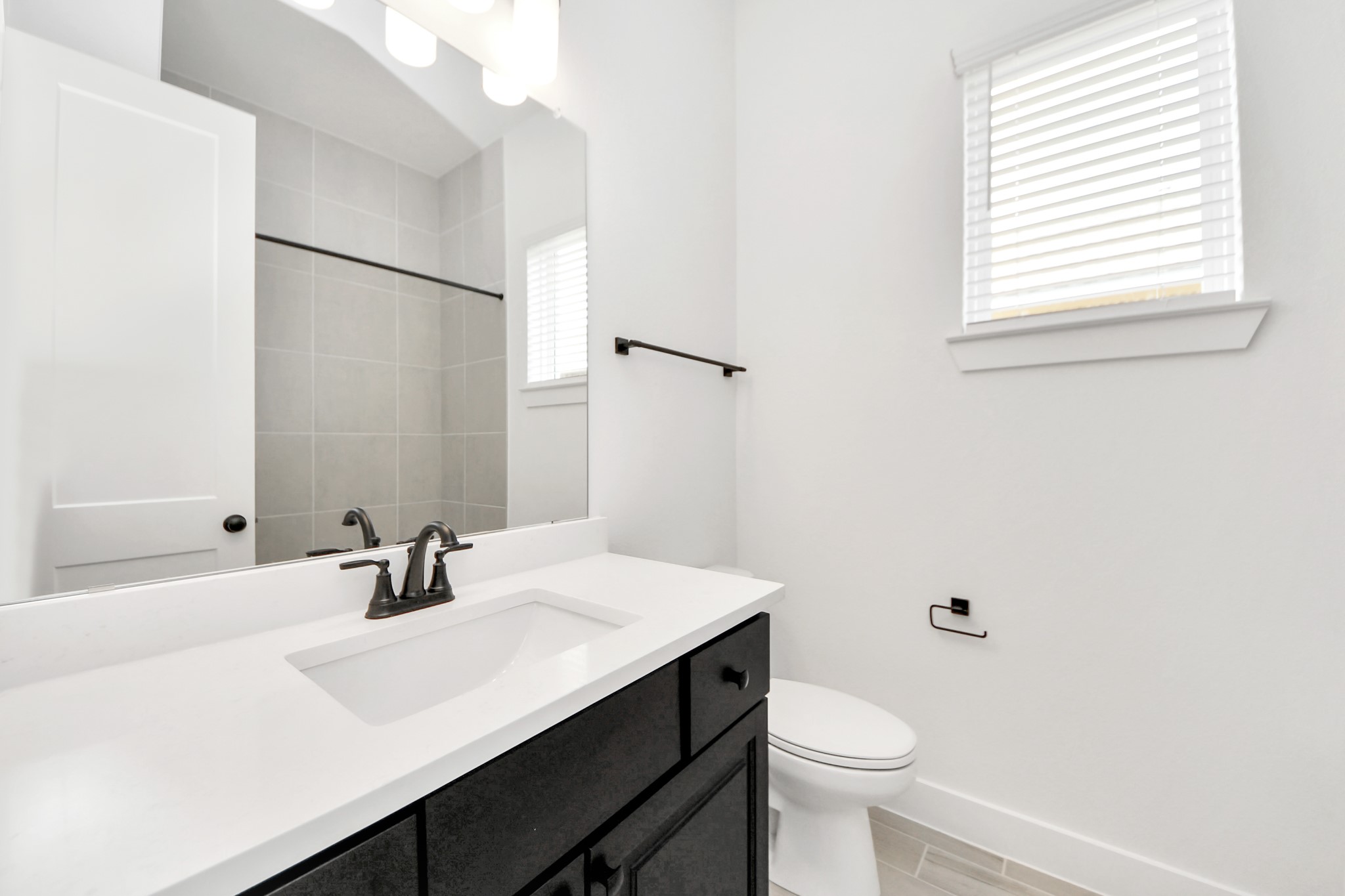 4727 Vaughan Way Property Photo 20
