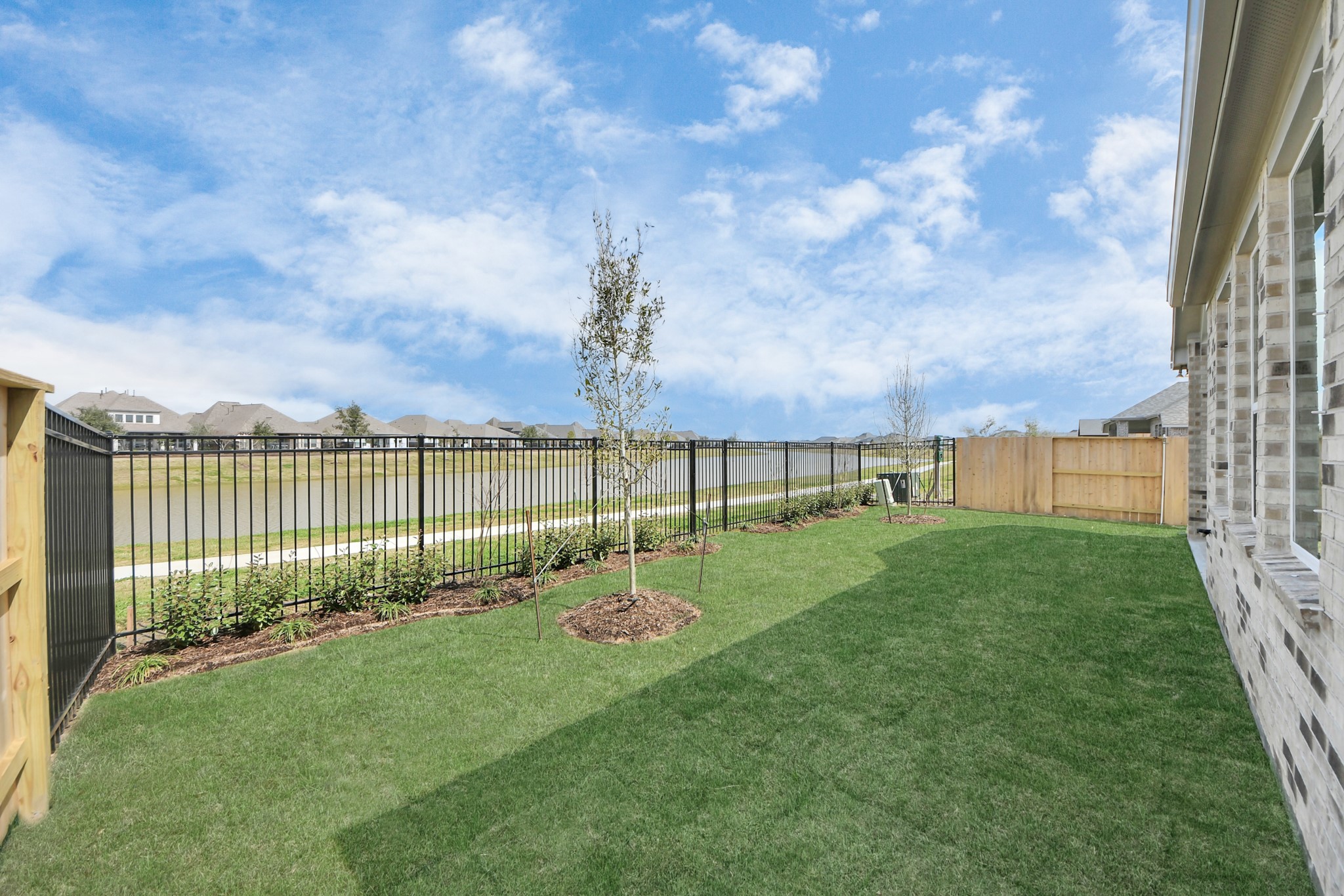 4727 Vaughan Way Property Photo 24