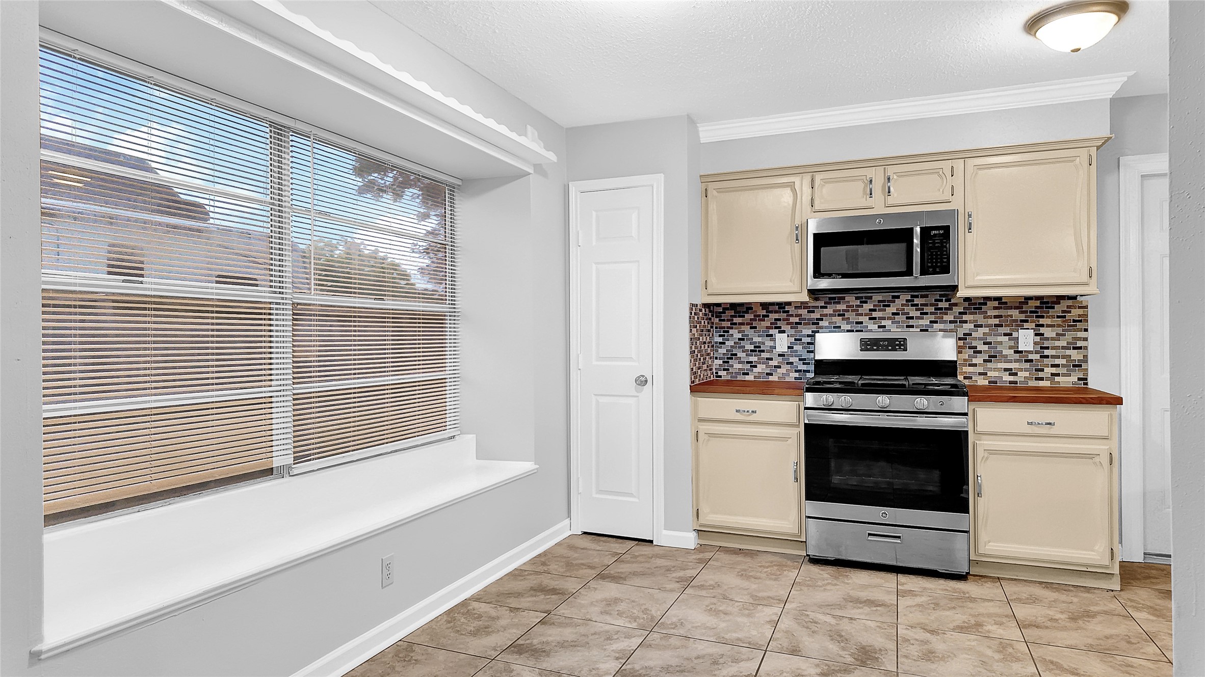 830 S 6th Street Property Photo 31