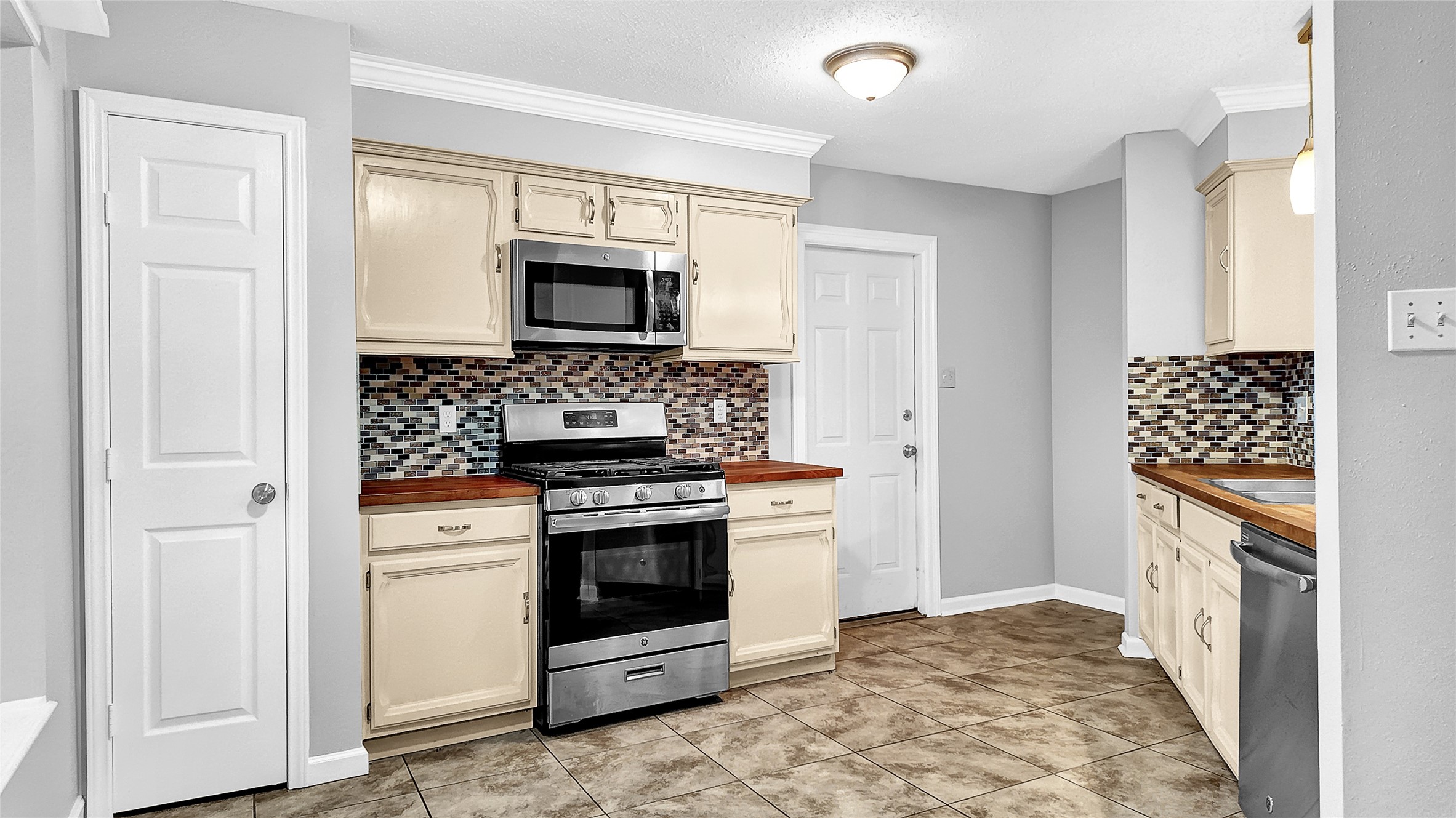 830 S 6th Street Property Photo 32