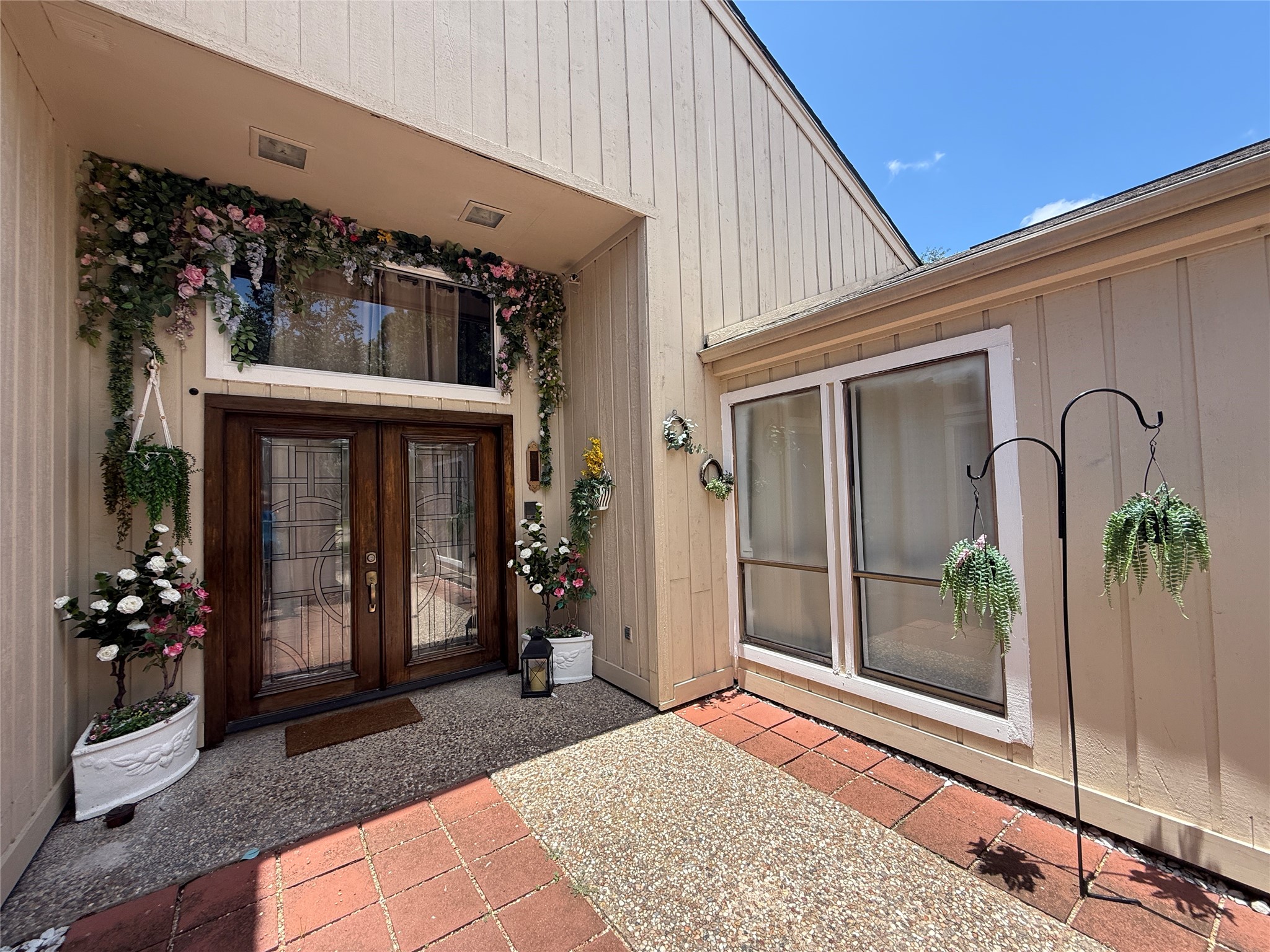 2358 Binley Drive Property Photo 4