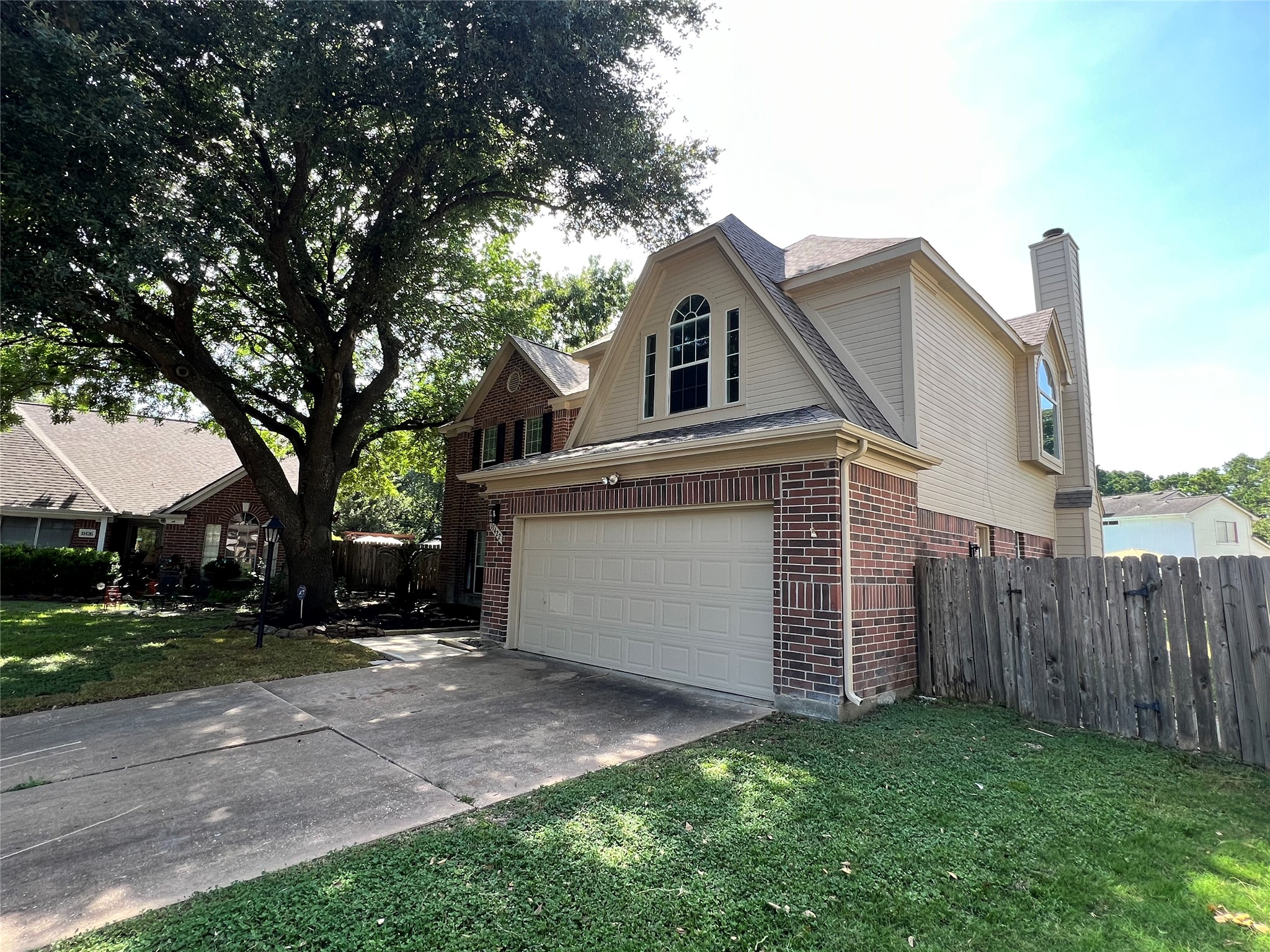11422 Willow Field Drive Property Photo 3