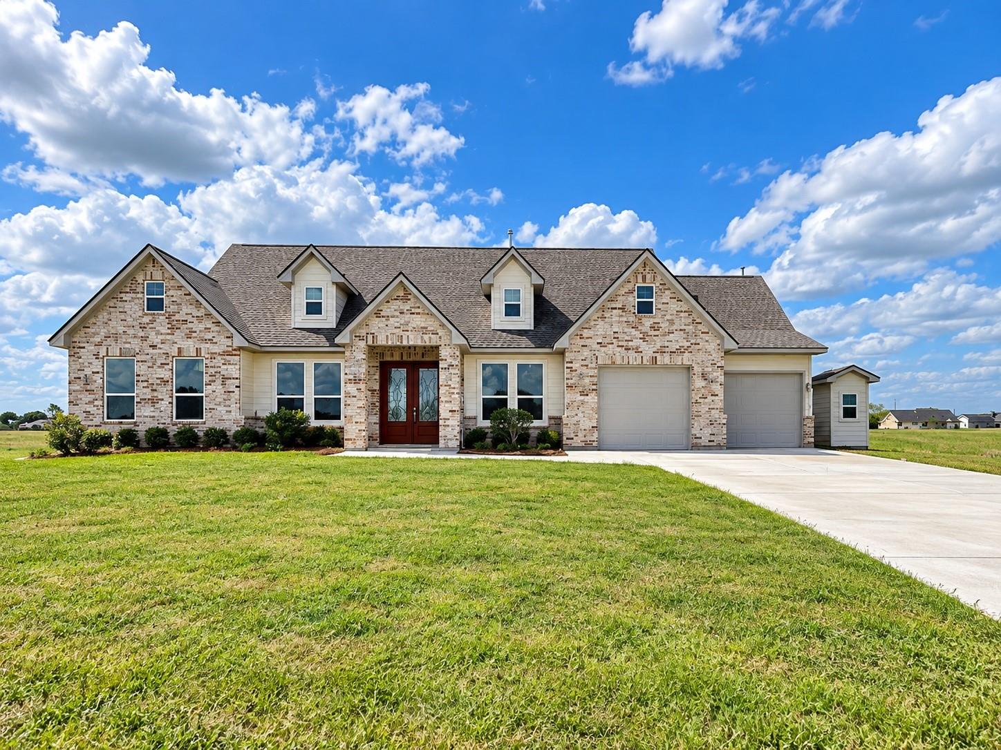 619 Longhorn Trail, Angleton Tx 77515 Property Photo 3