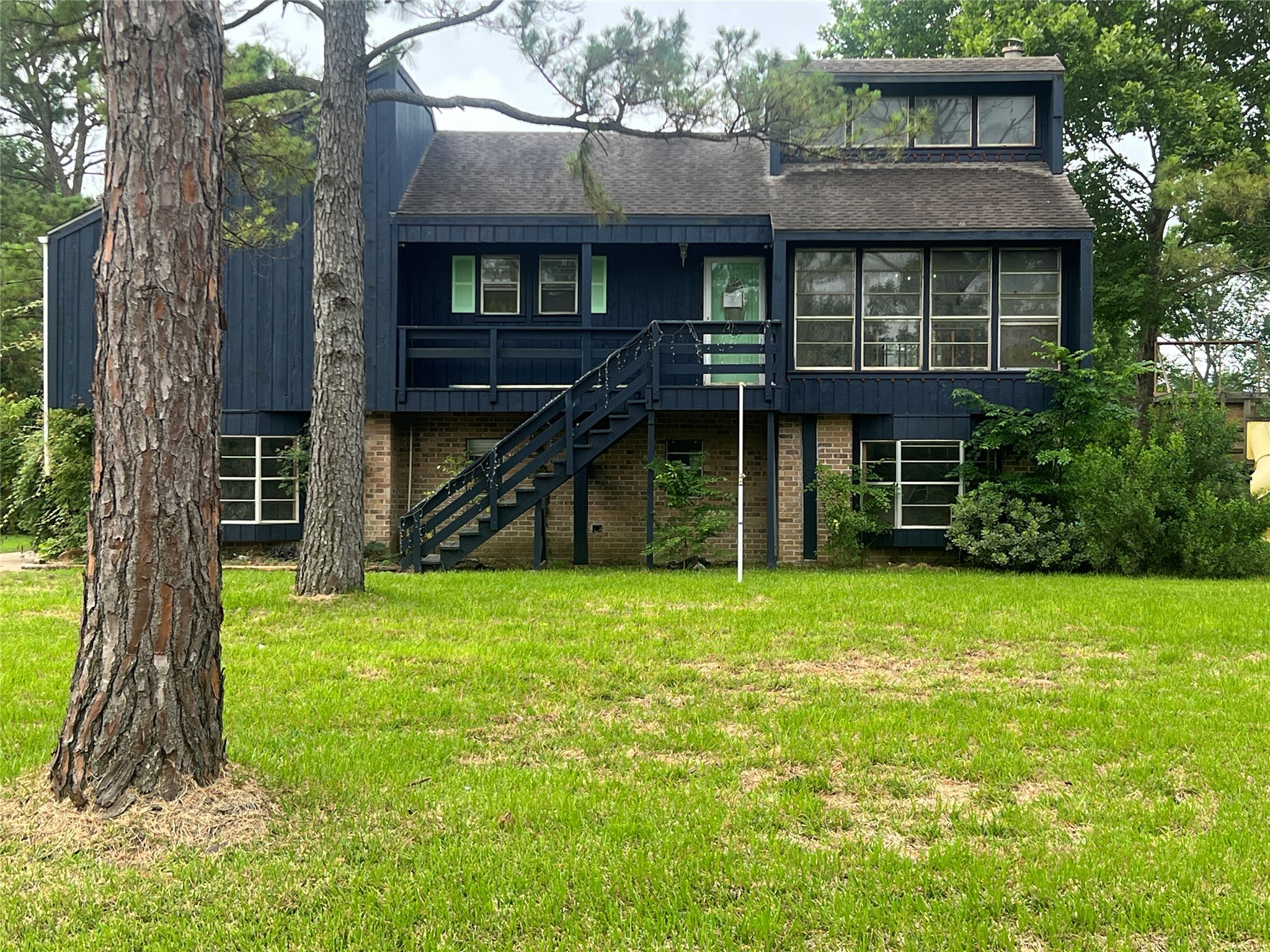 10011 Schanzer Road Property Photo 1
