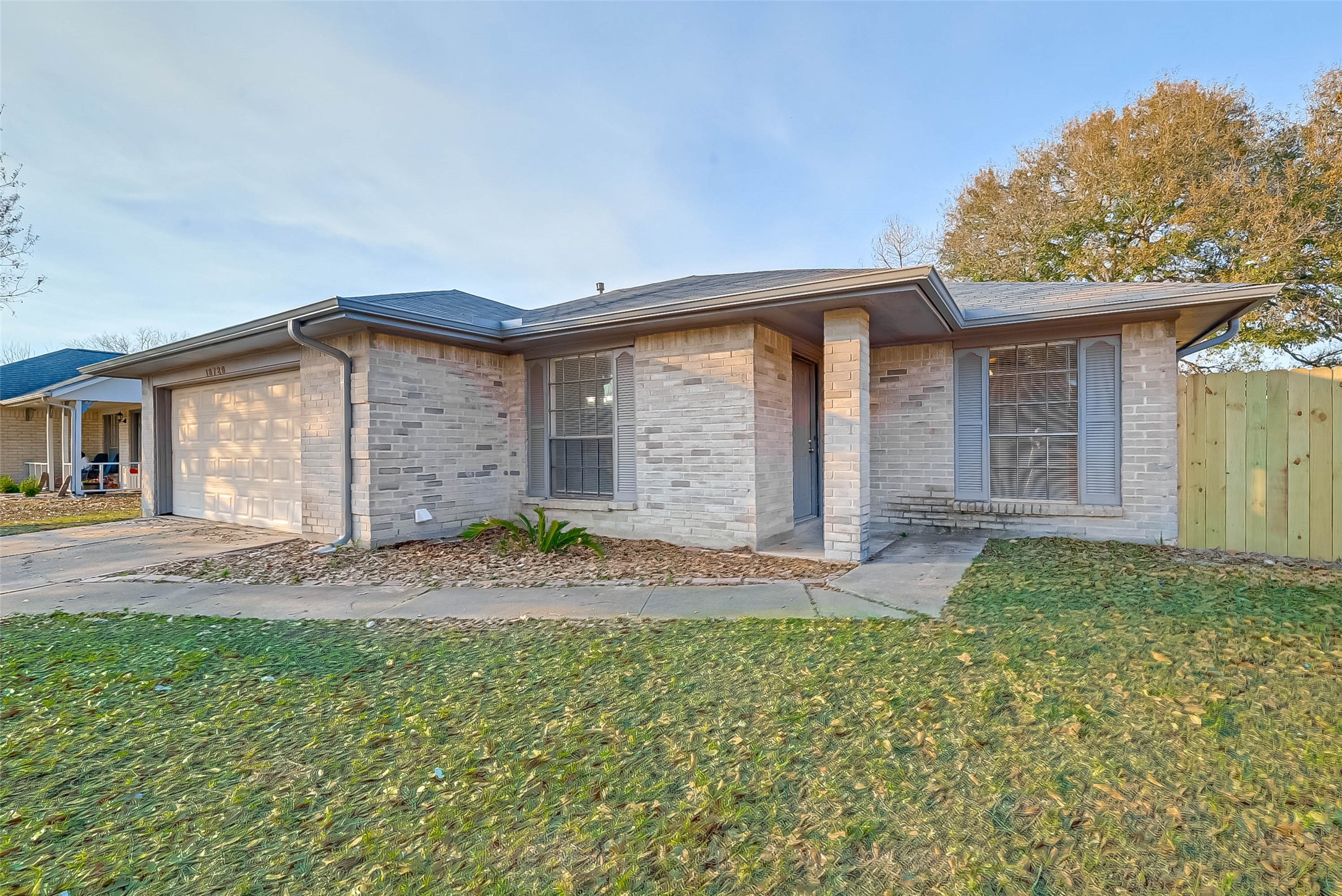 18726 Shannon Glen Lane Property Photo 1