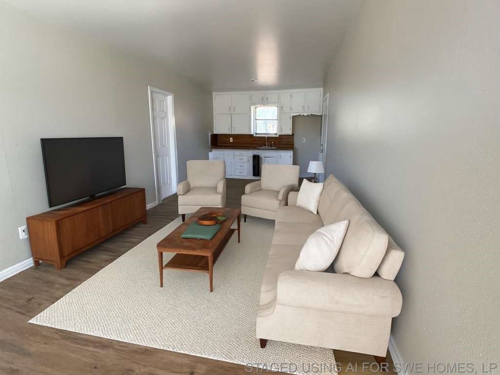 2414 Baylor Street Property Photo 4