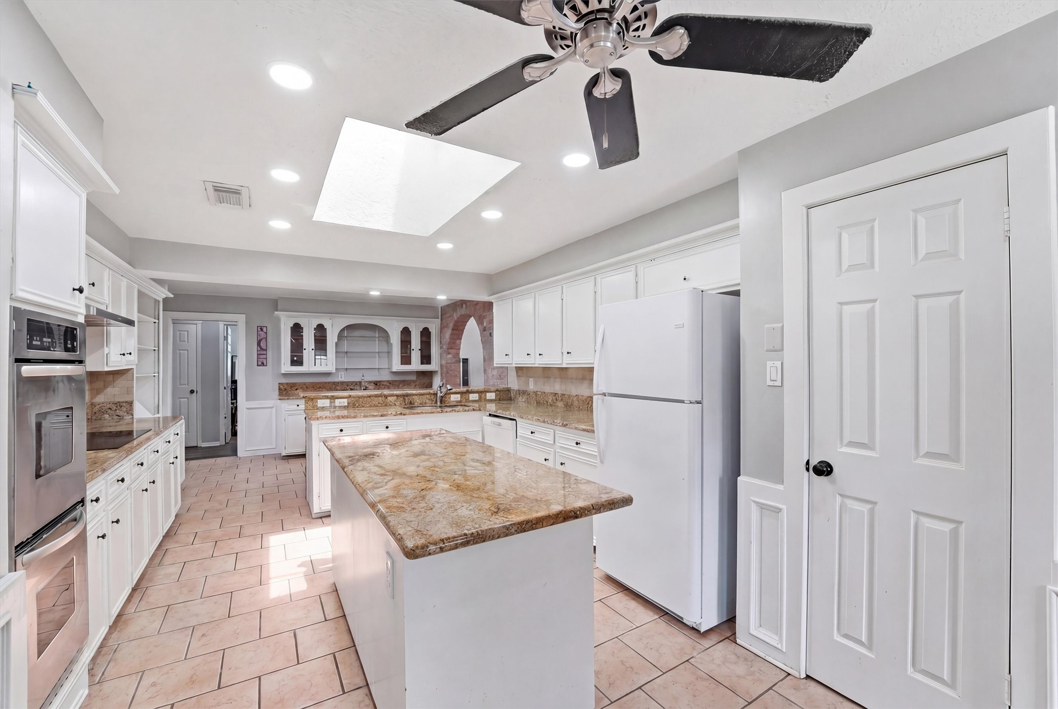 16346 Havenpark Court Property Photo 9