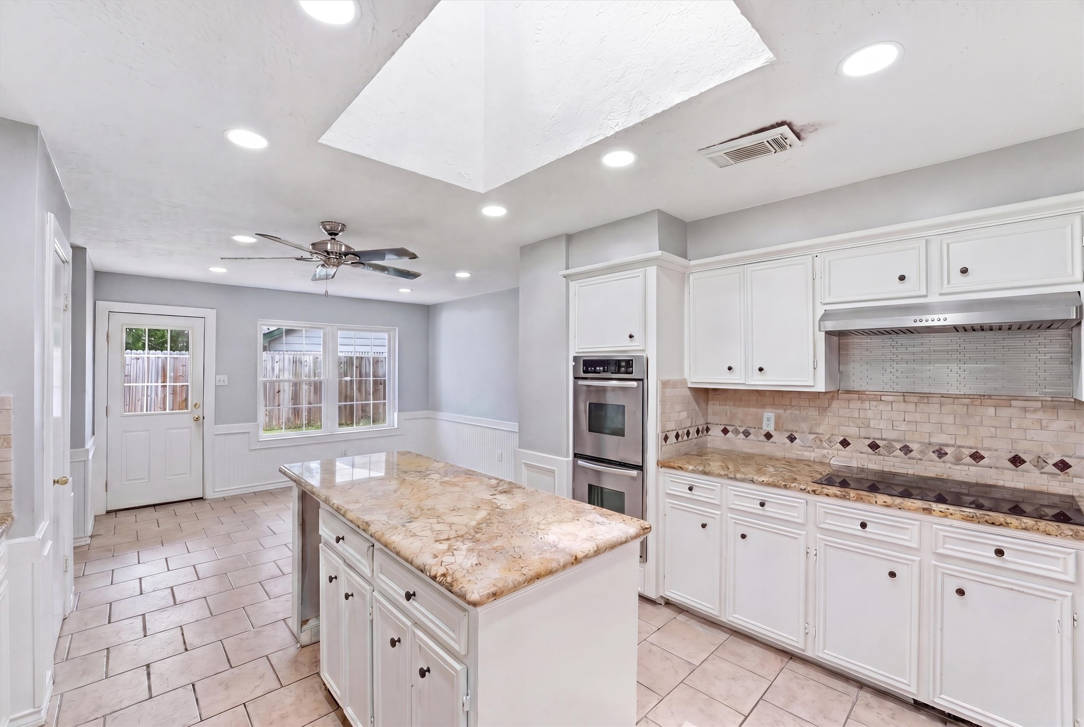 16346 Havenpark Court Property Photo 10