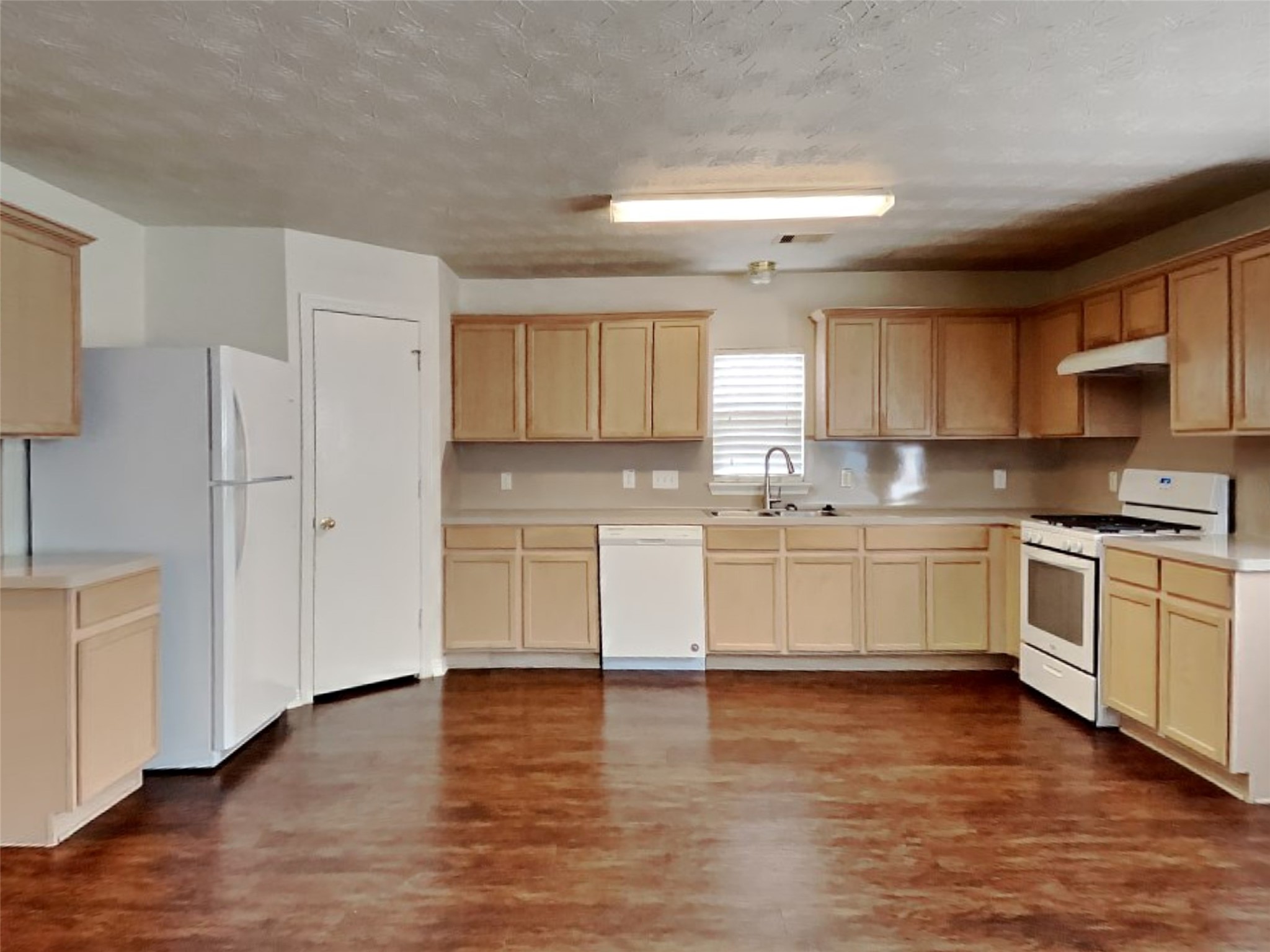 5043 Willow Point Drive Property Photo 2