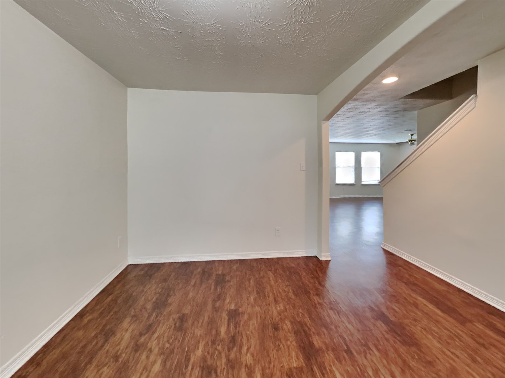 5043 Willow Point Drive Property Photo 5