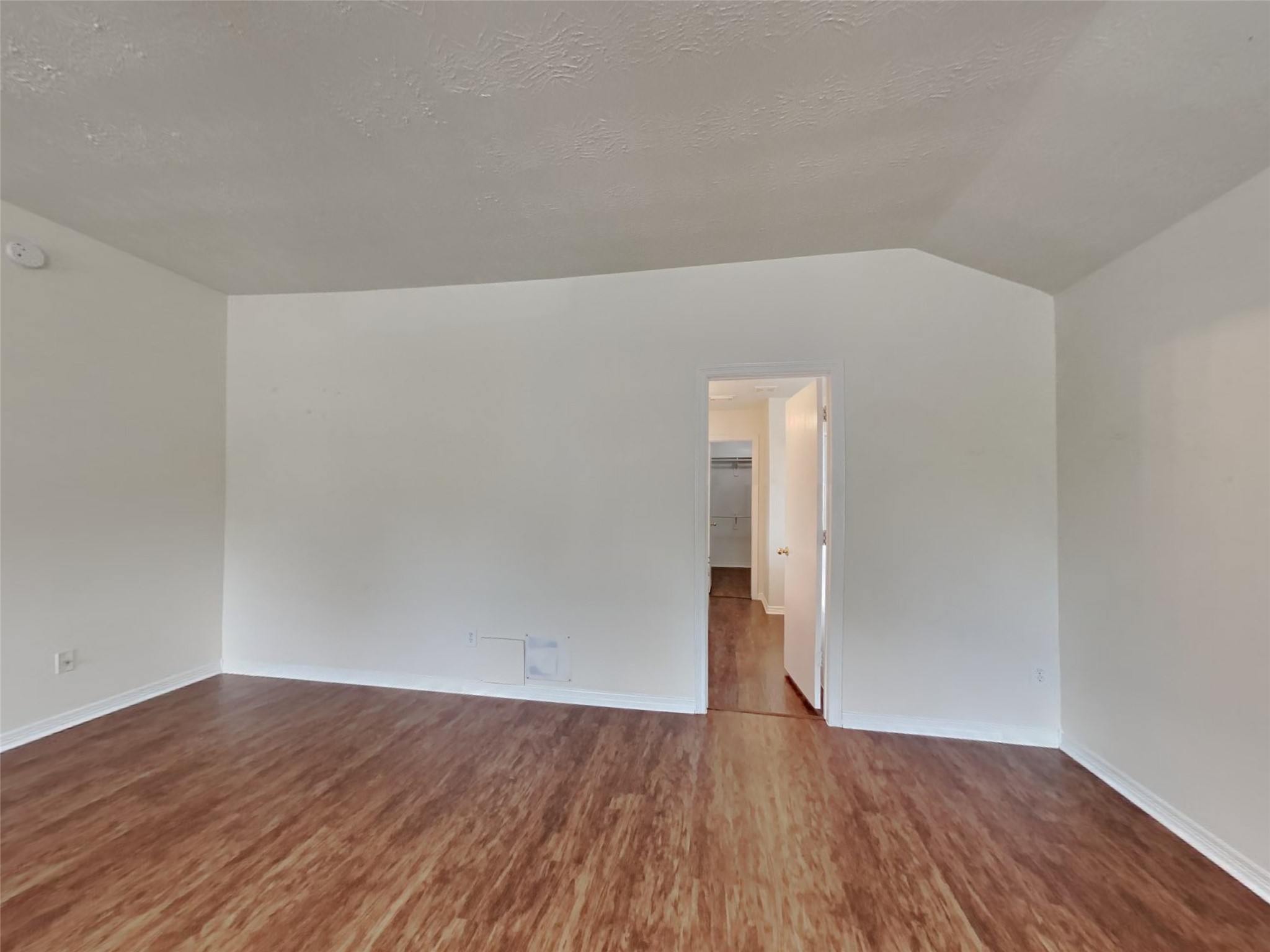 5043 Willow Point Drive Property Photo 7
