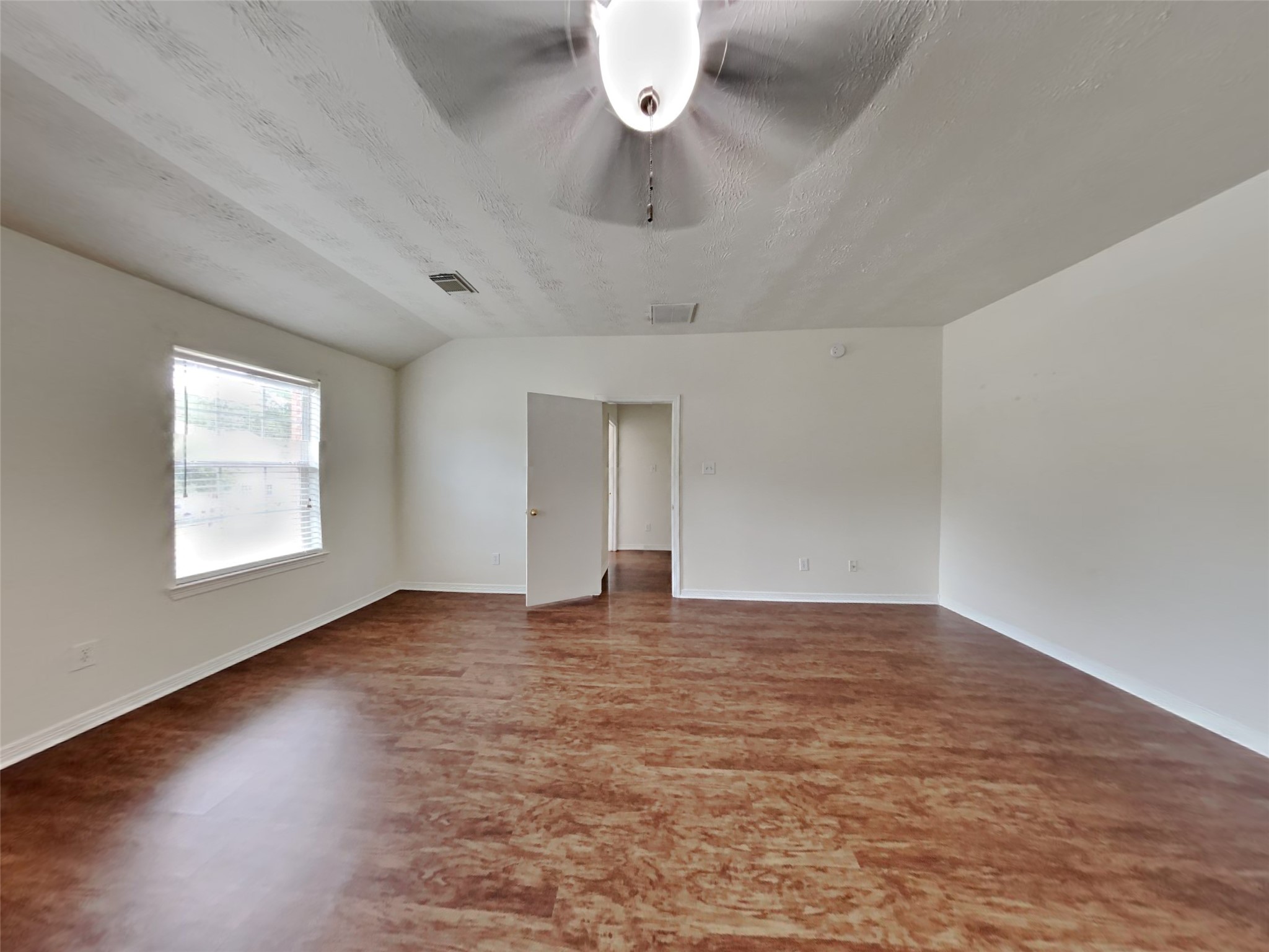 5043 Willow Point Drive Property Photo 8