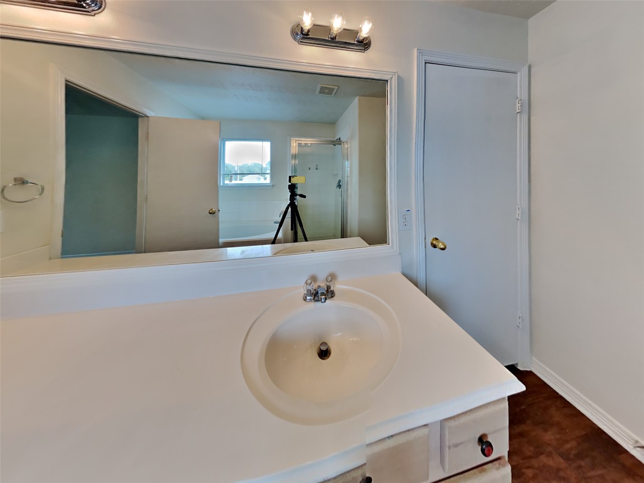 5043 Willow Point Drive Property Photo 10