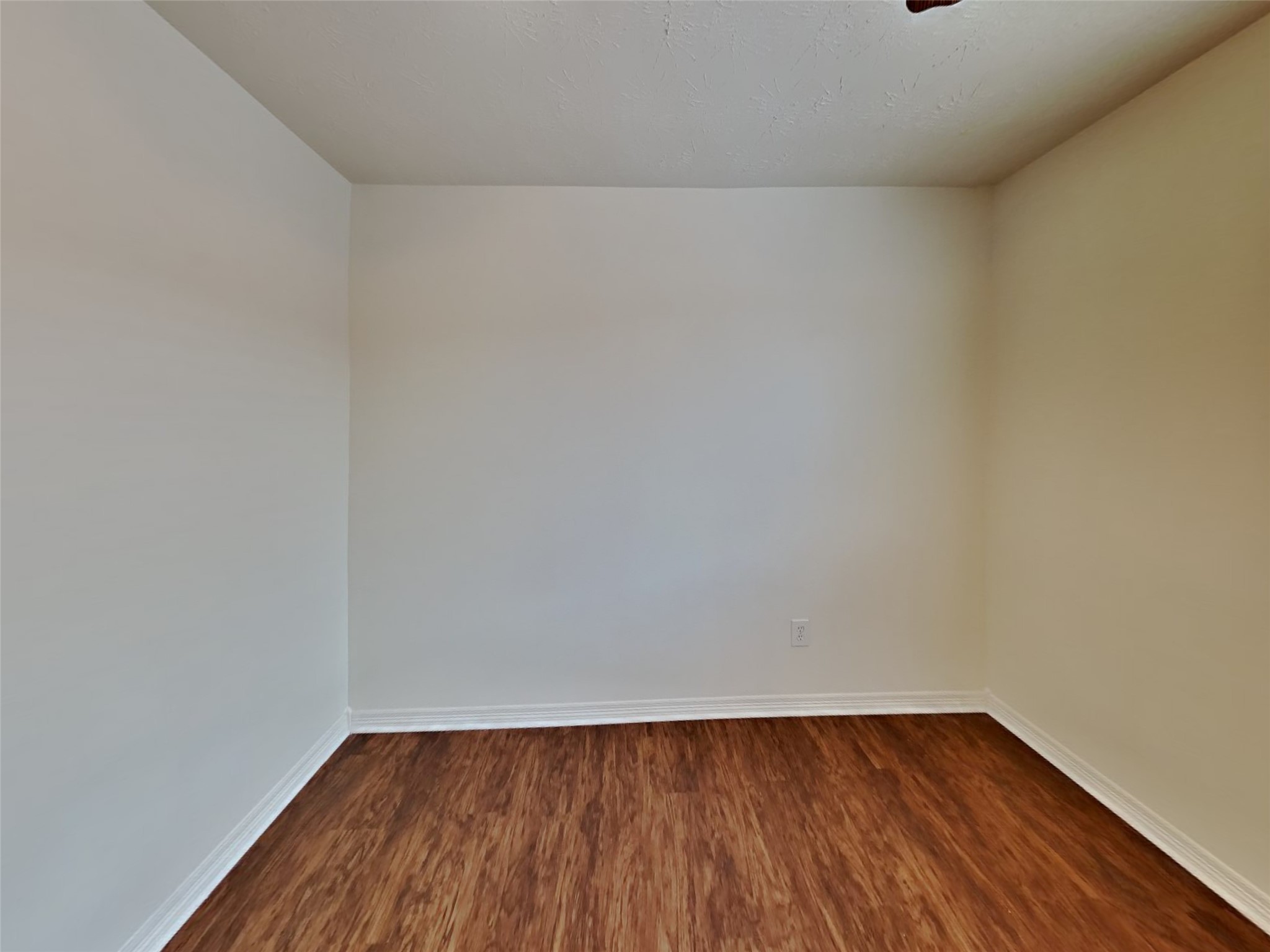 5043 Willow Point Drive Property Photo 12