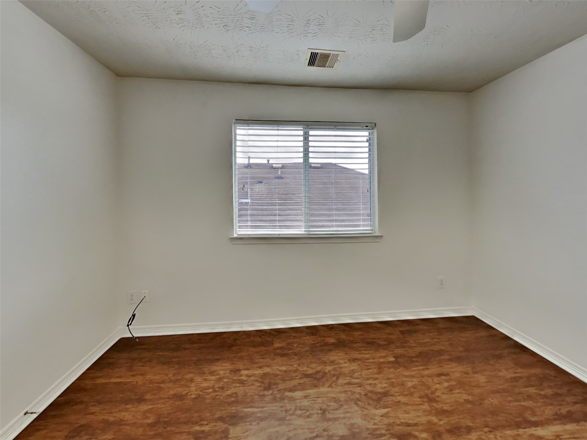 5043 Willow Point Drive Property Photo 15