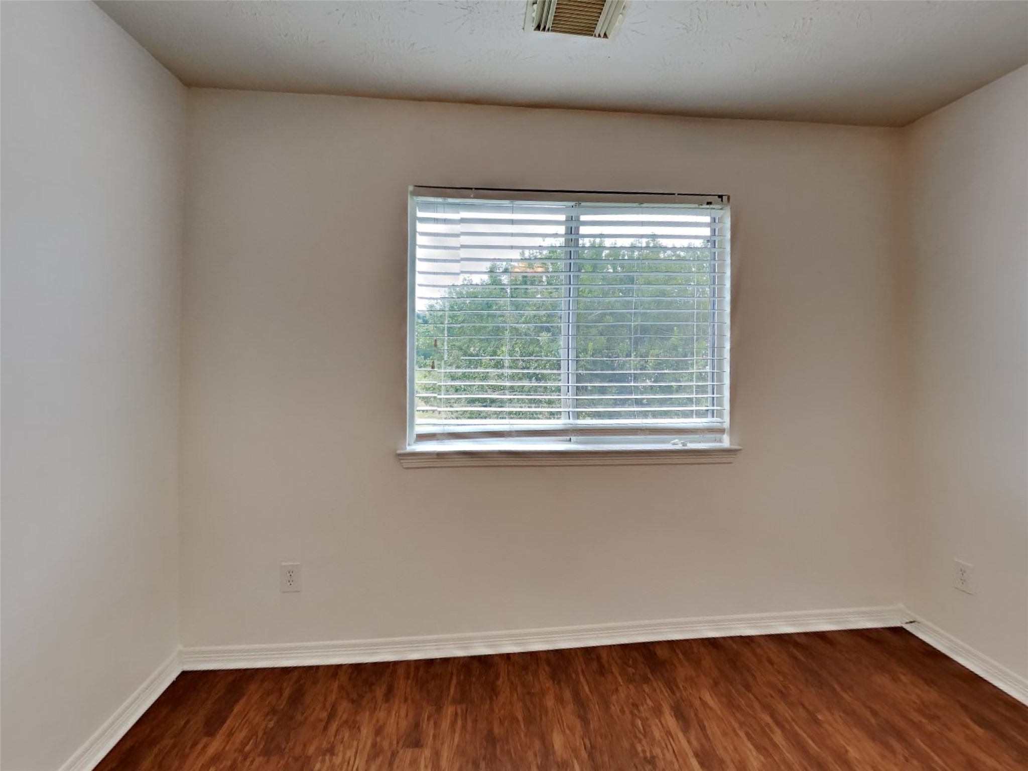 5043 Willow Point Drive Property Photo 17