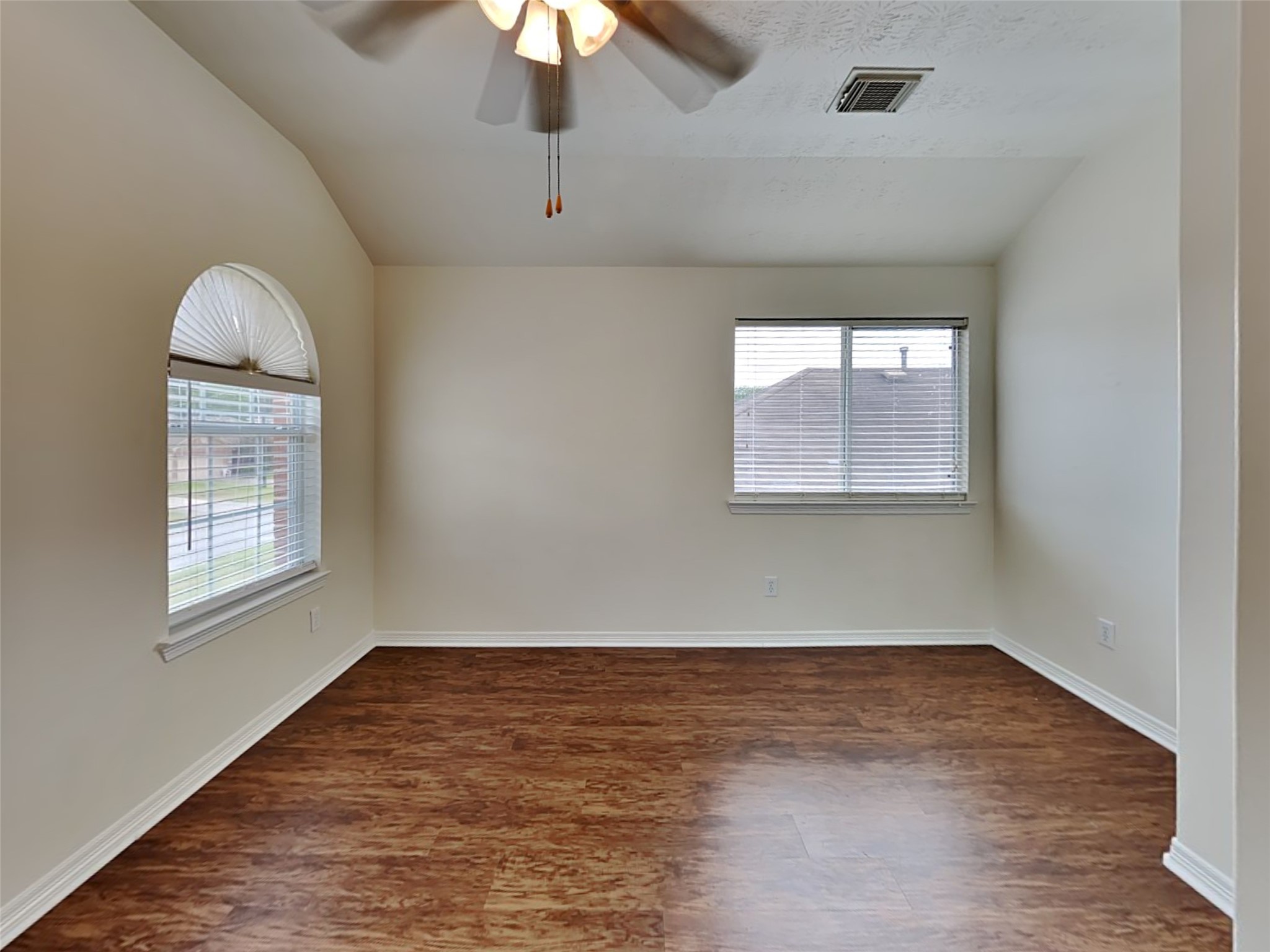 5043 Willow Point Drive Property Photo 18