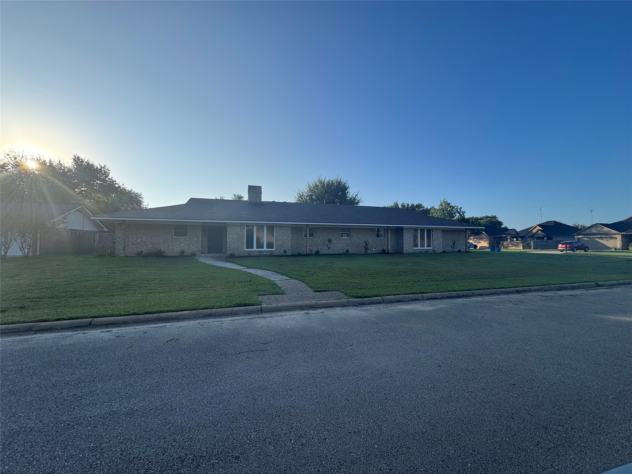 687 Bending Oaks Drive Property Photo 2