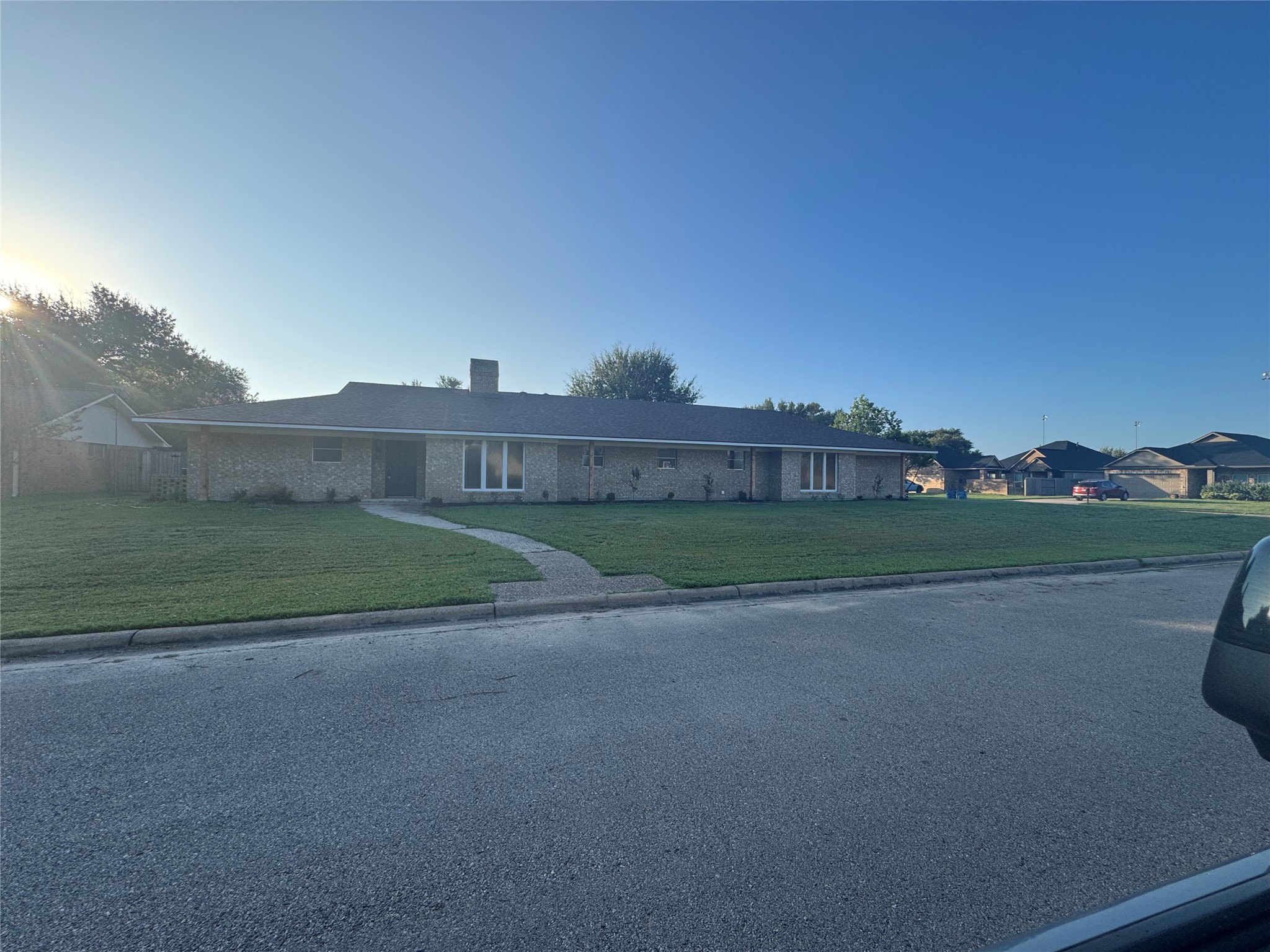 687 Bending Oaks Drive Property Photo 3