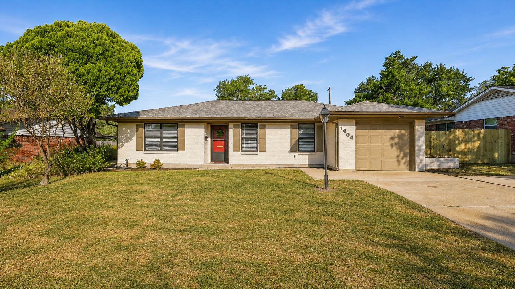 1404 Esther Boulevard Property Photo 1