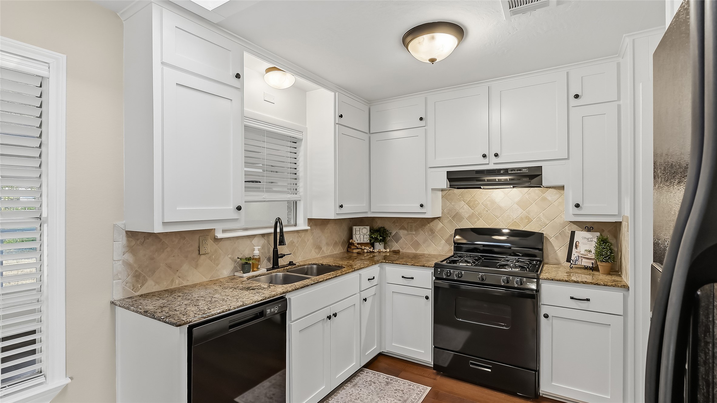 1404 Esther Boulevard Property Photo 17