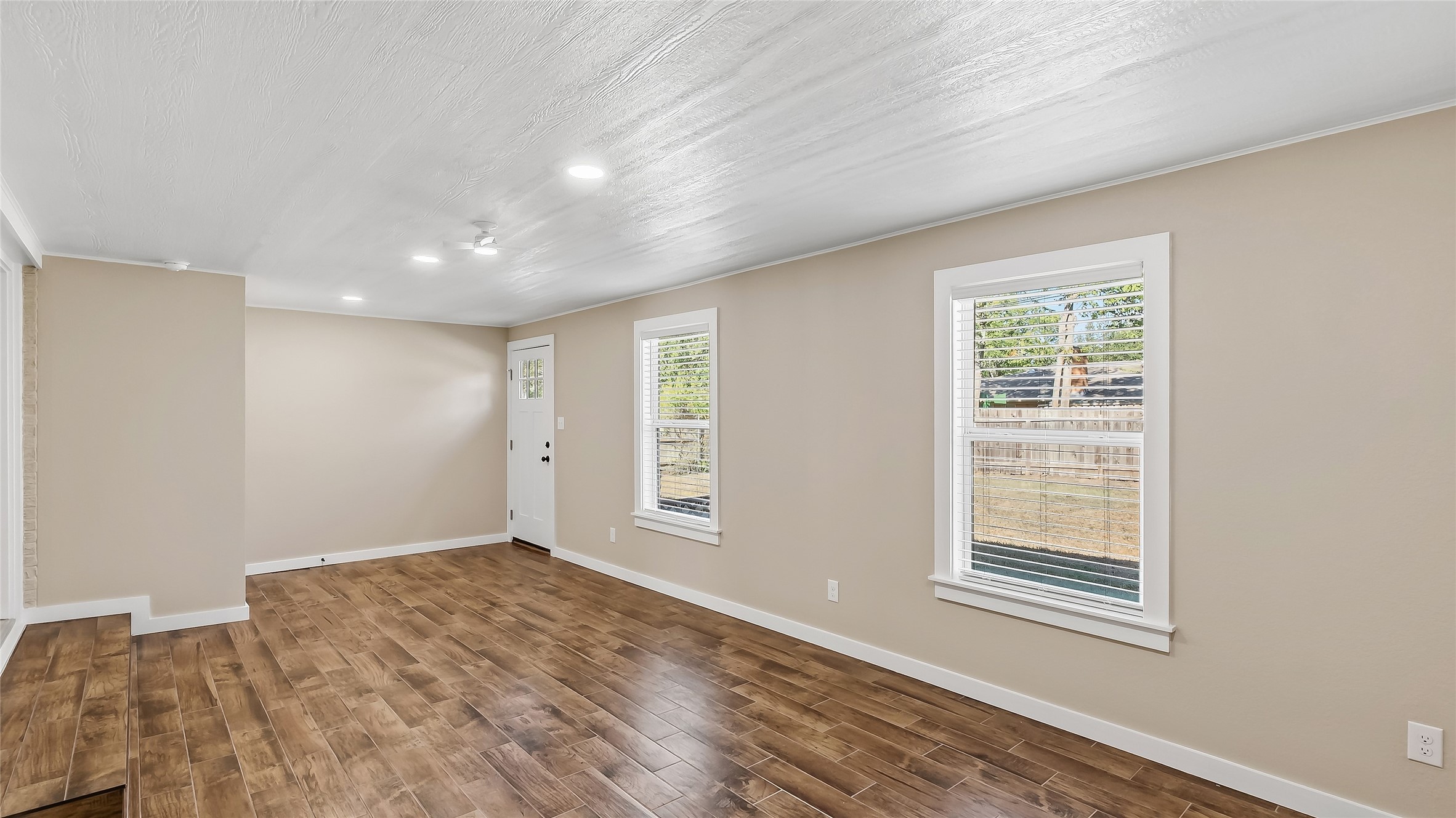 1404 Esther Boulevard Property Photo 29