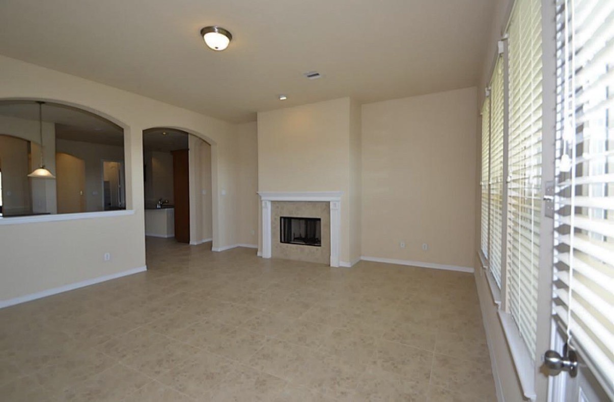 7219 Pearl Terrace Lane Property Photo 4