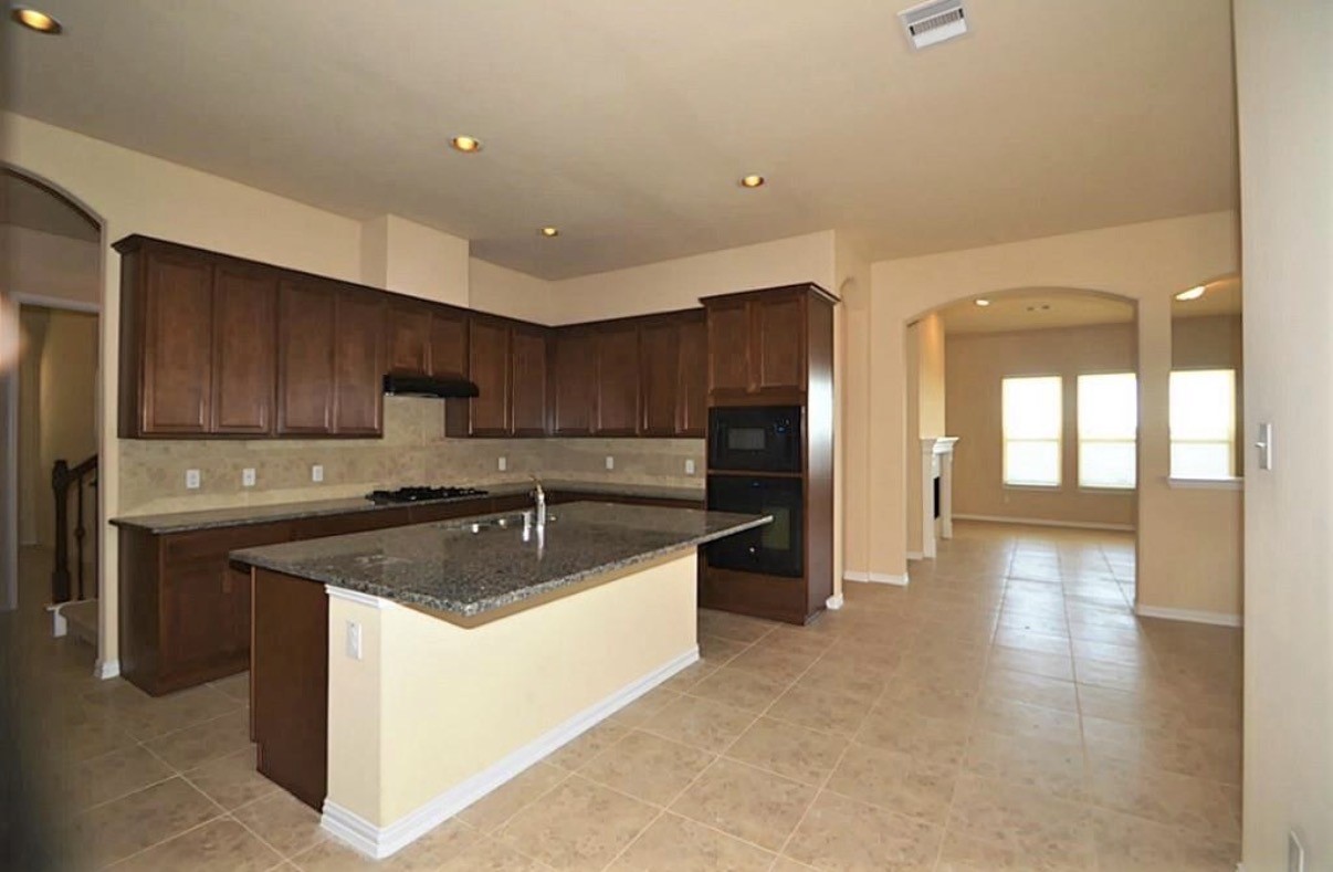 7219 Pearl Terrace Lane Property Photo 6