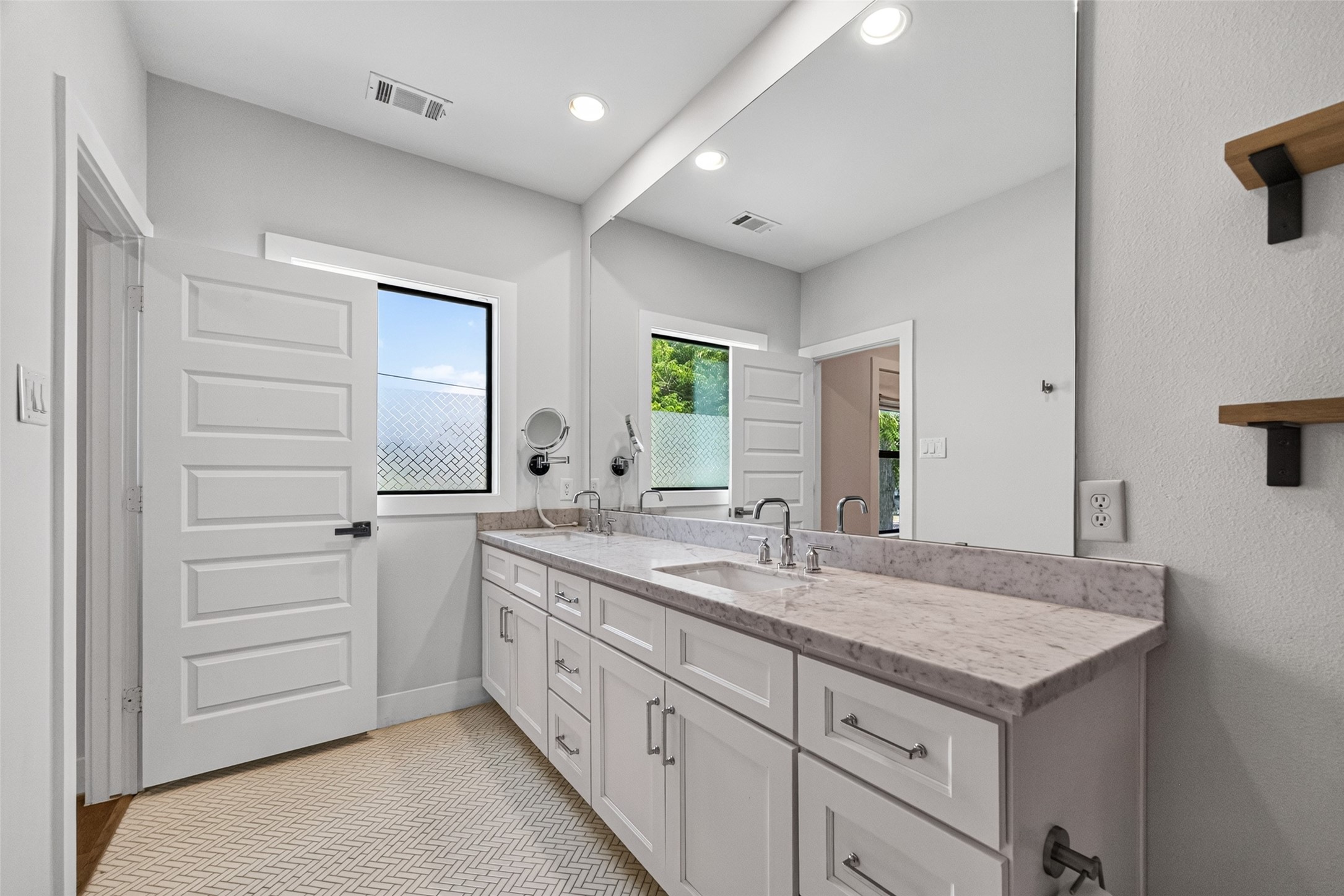 935 Bunton Street Property Photo 44