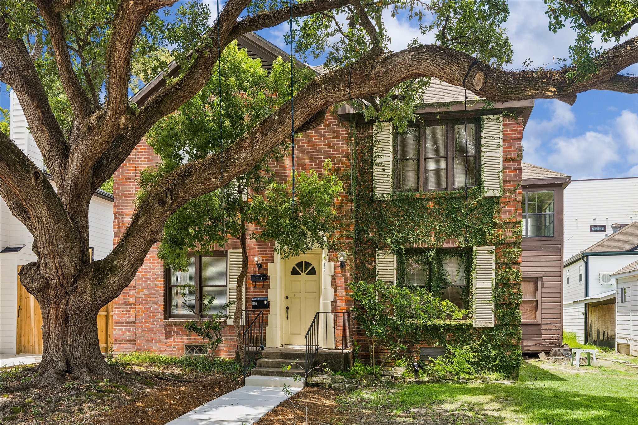 2308 Mcclendon Street Property Photo 1