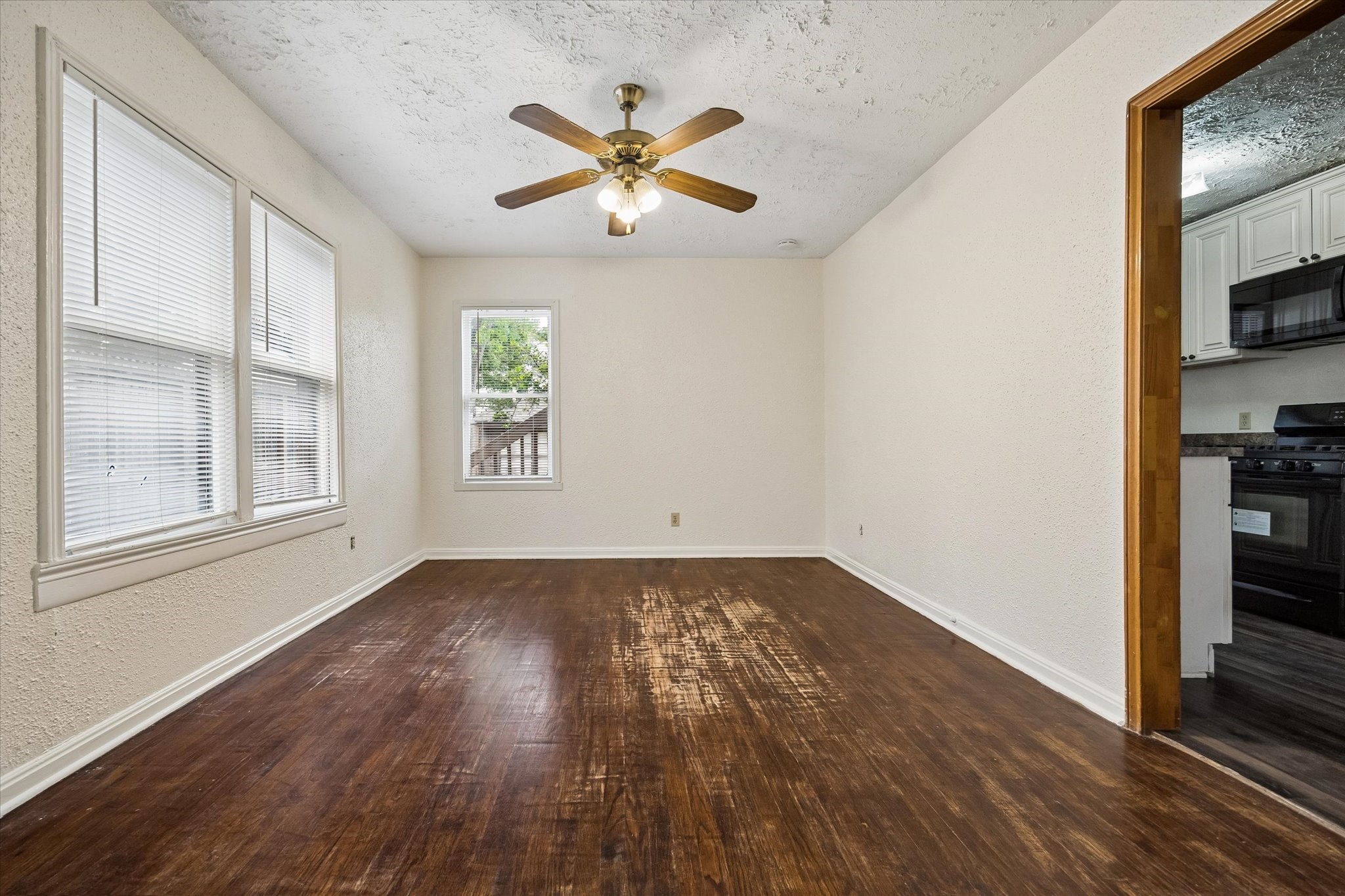 2308 Mcclendon Street Property Photo 5