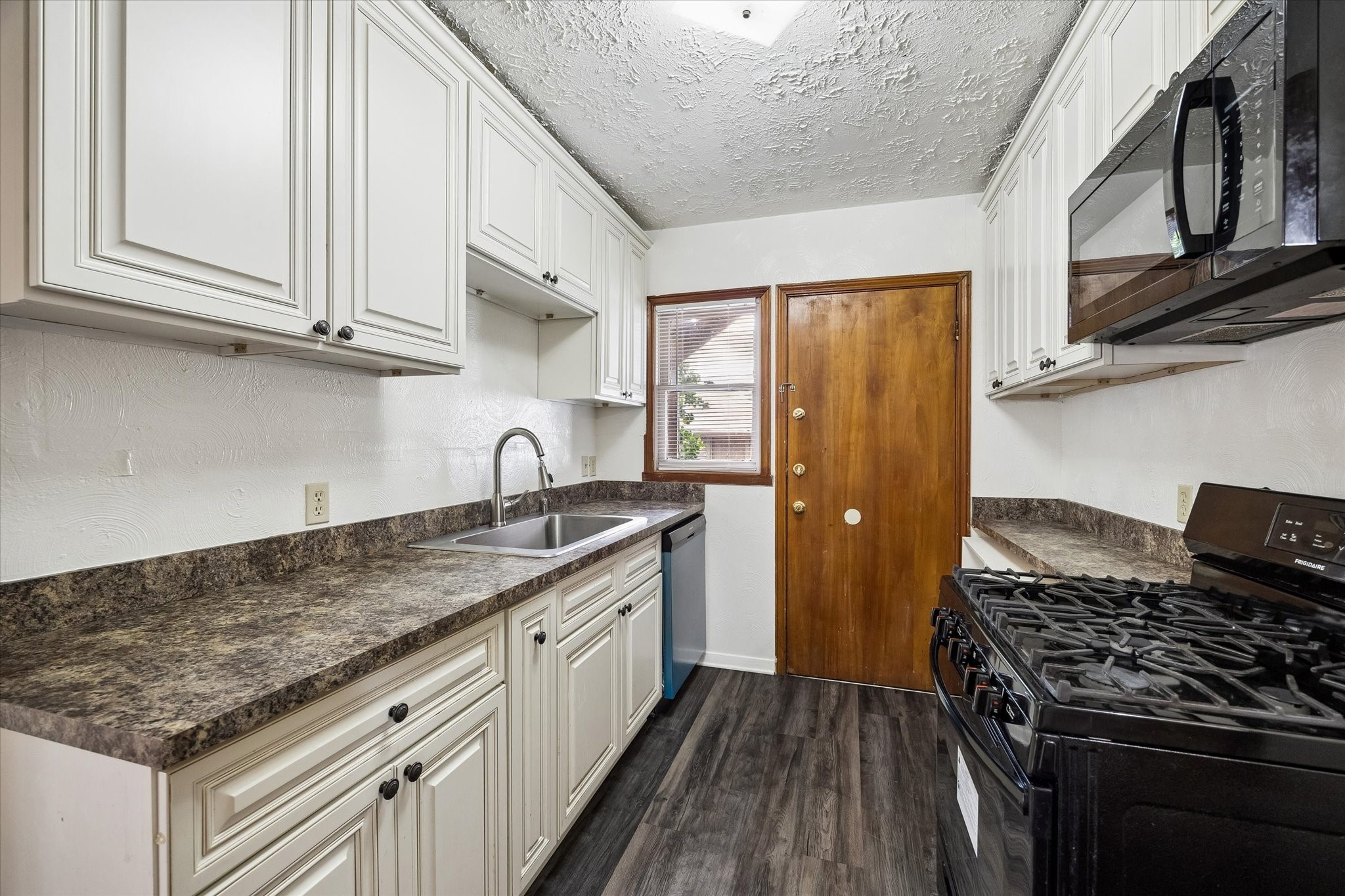 2308 Mcclendon Street Property Photo 6