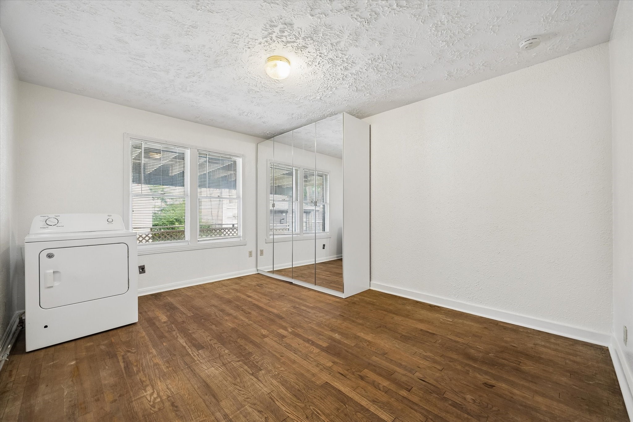 2308 Mcclendon Street Property Photo 9