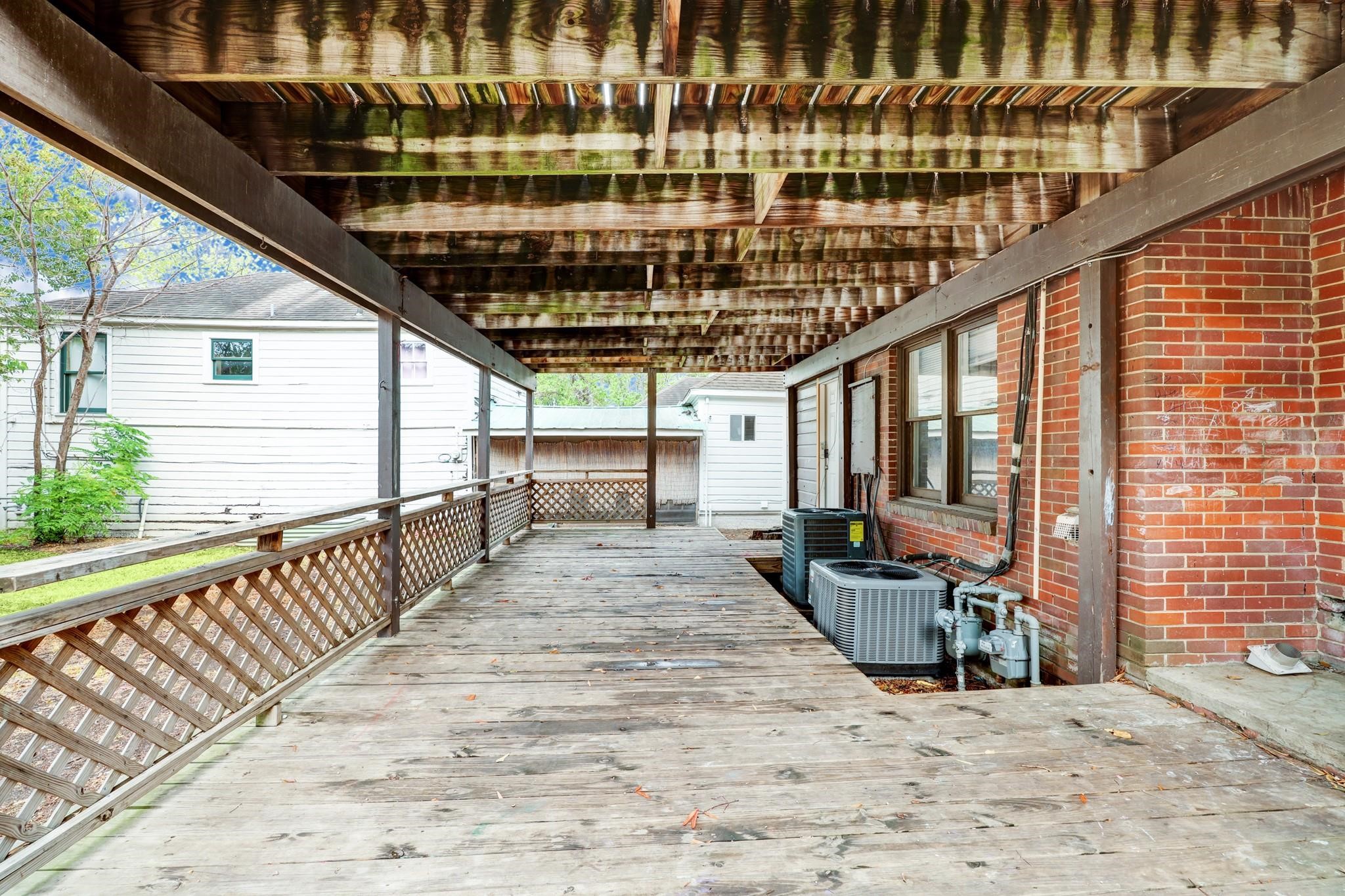 2308 Mcclendon Street Property Photo 10