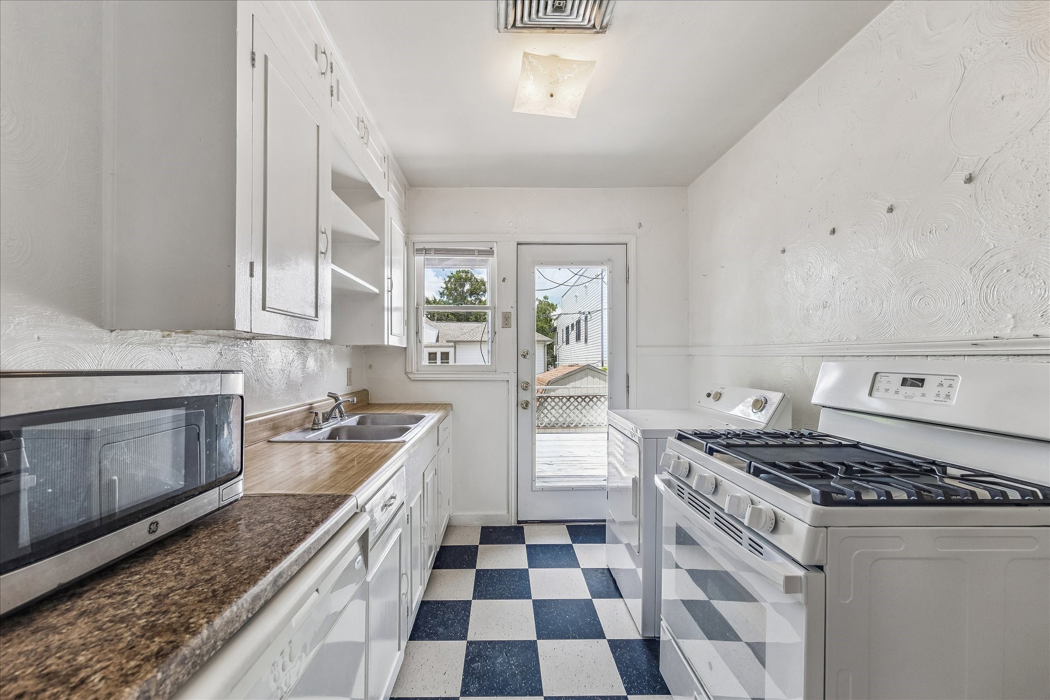 2308 Mcclendon Street Property Photo 14